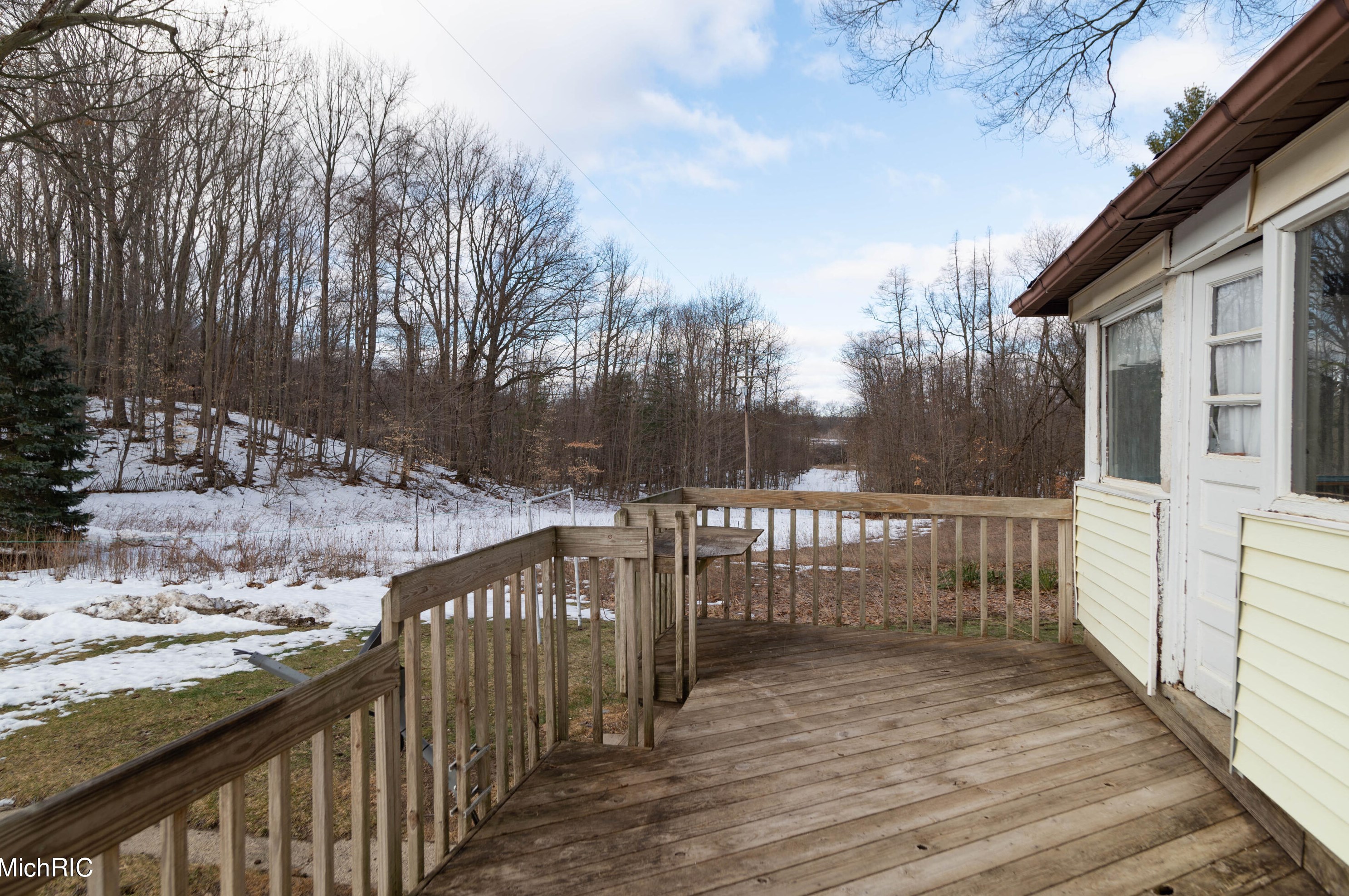 2064 140th Ave, Dorr MI 49323-9586 exterior