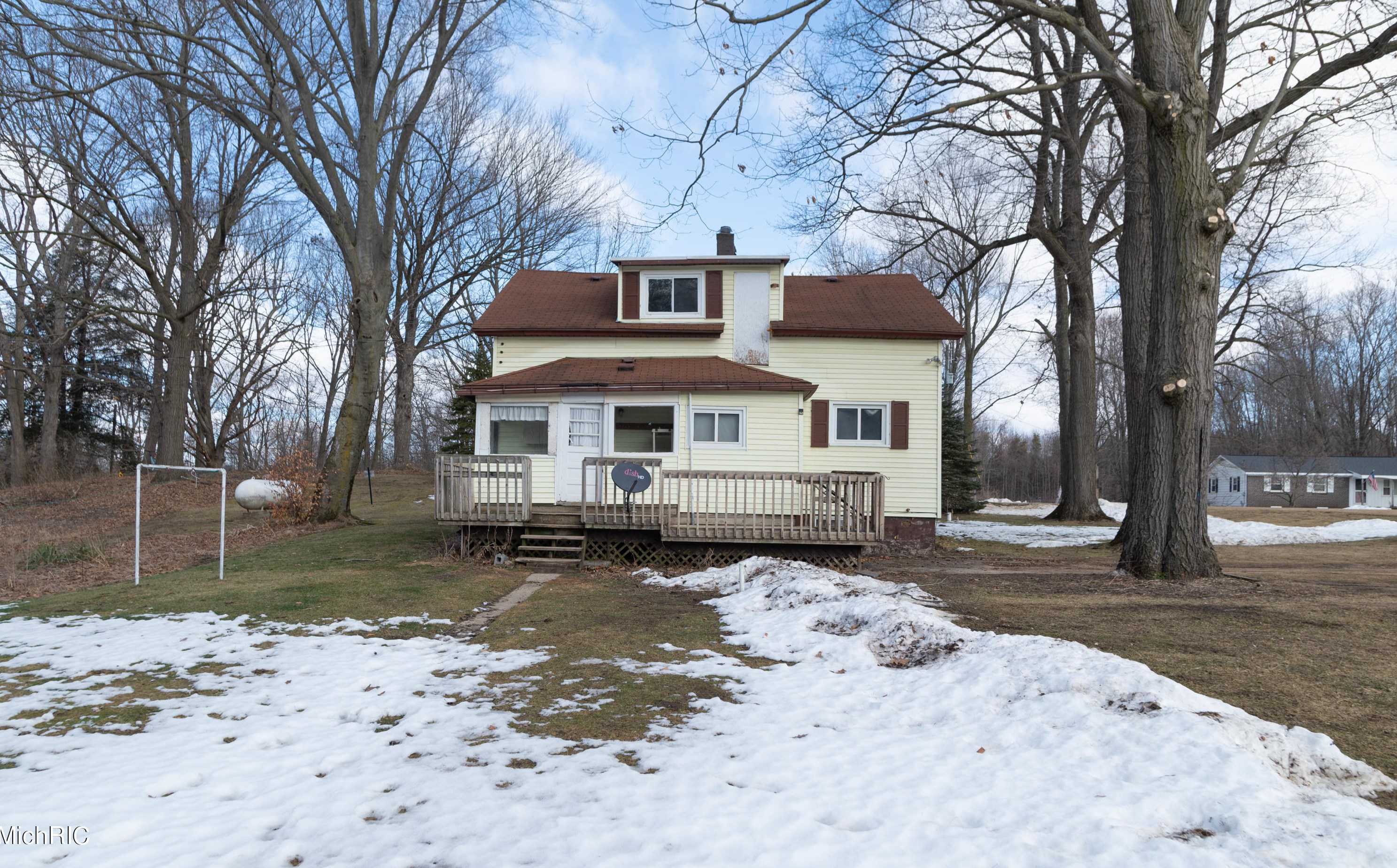 2064 140th Ave, Dorr MI 49323-9586 exterior