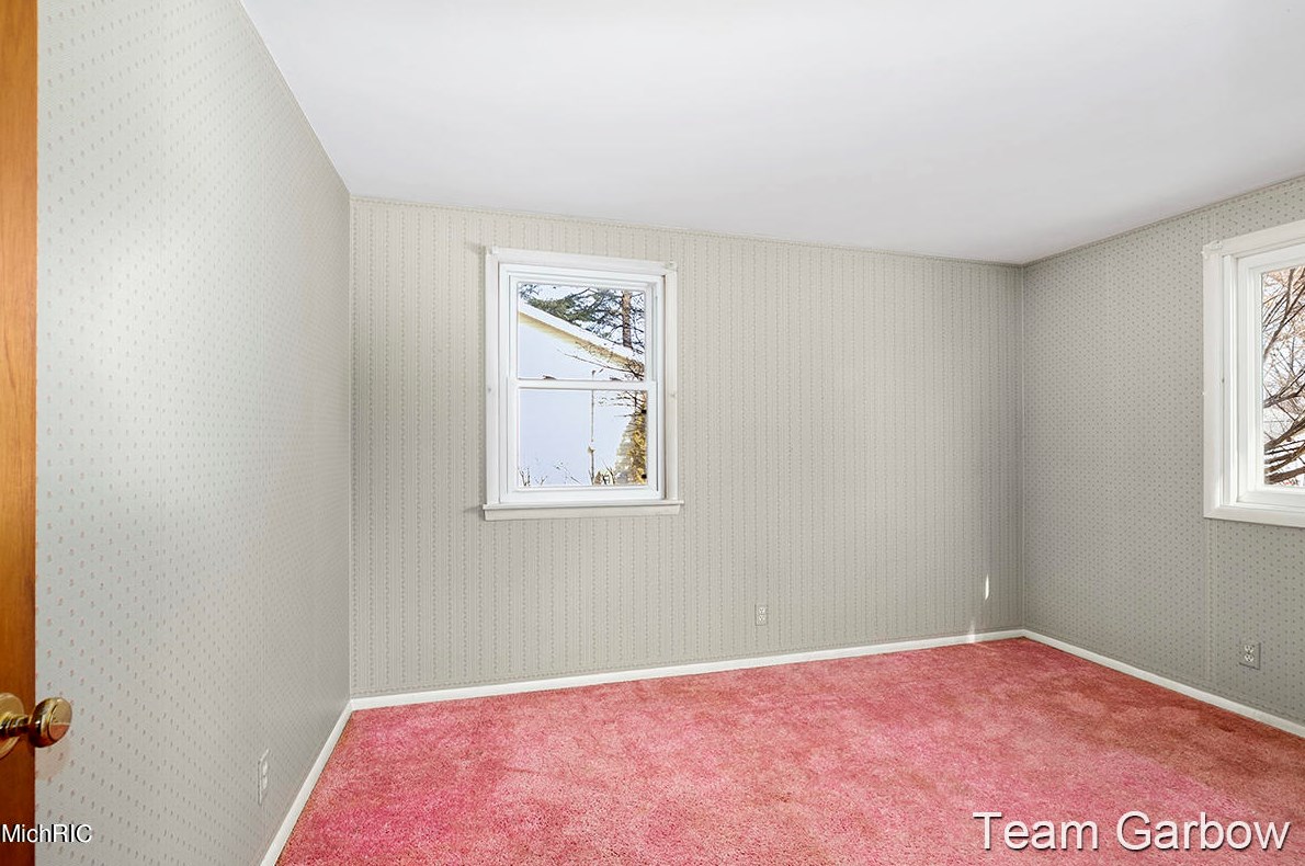 5083 Stony Crk Ave, Comstock Park MI 49321-9213 exterior