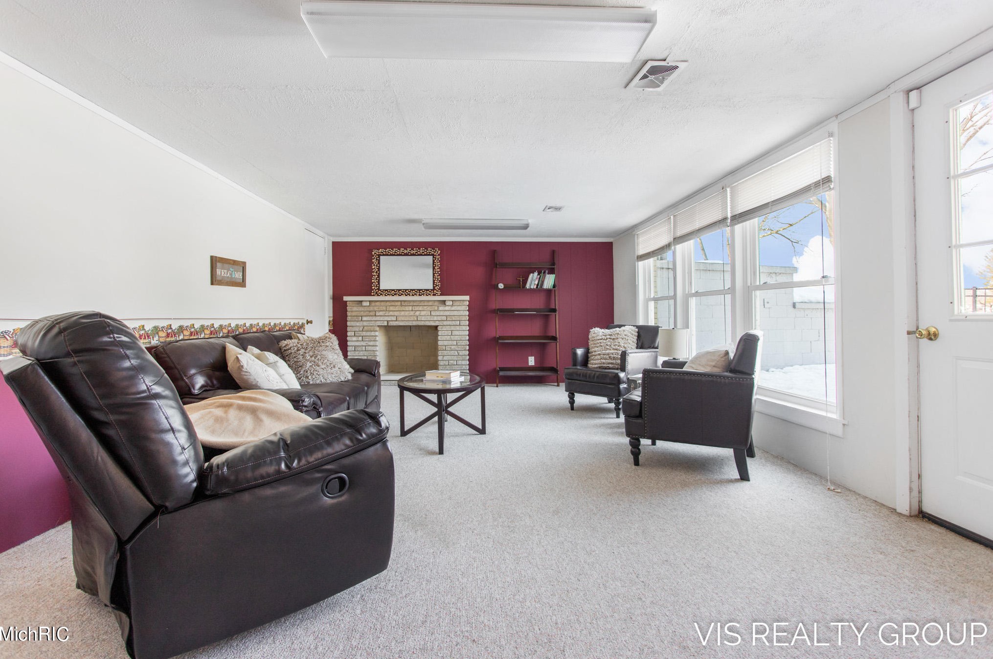 15489 Oak Dr, Spring Lake MI 49456-2147 exterior