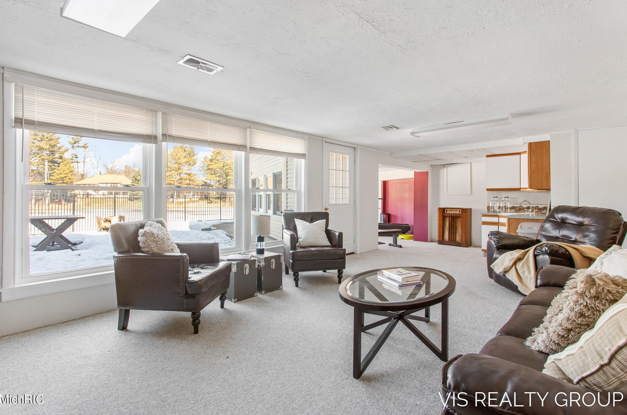 15489 Oak Dr, Spring Lake MI 49456-2147 exterior