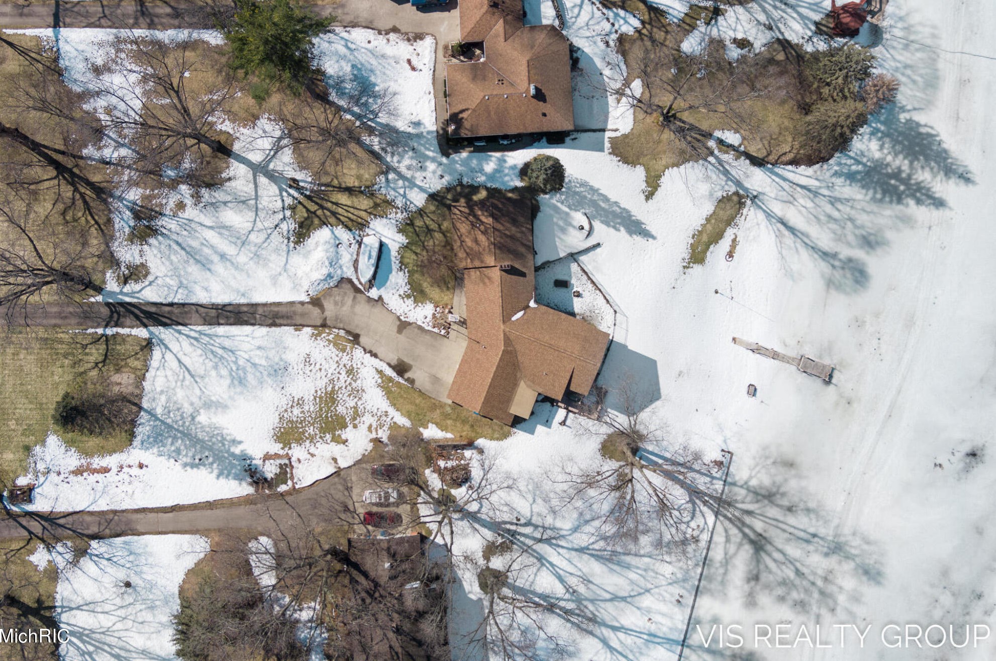 15489 Oak Dr, Spring Lake MI 49456-2147 exterior