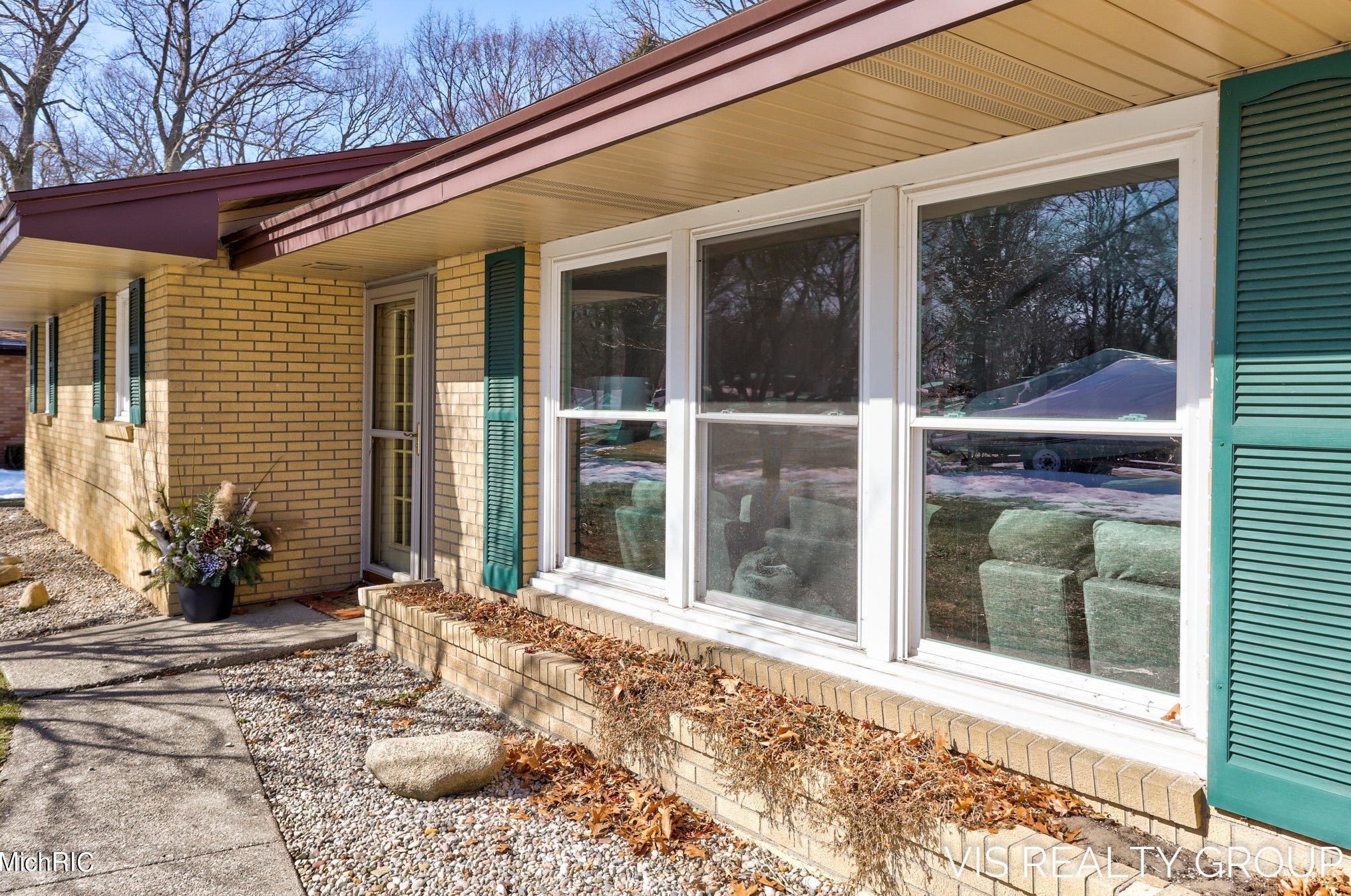 15489 Oak Dr, Spring Lake MI 49456-2147 exterior