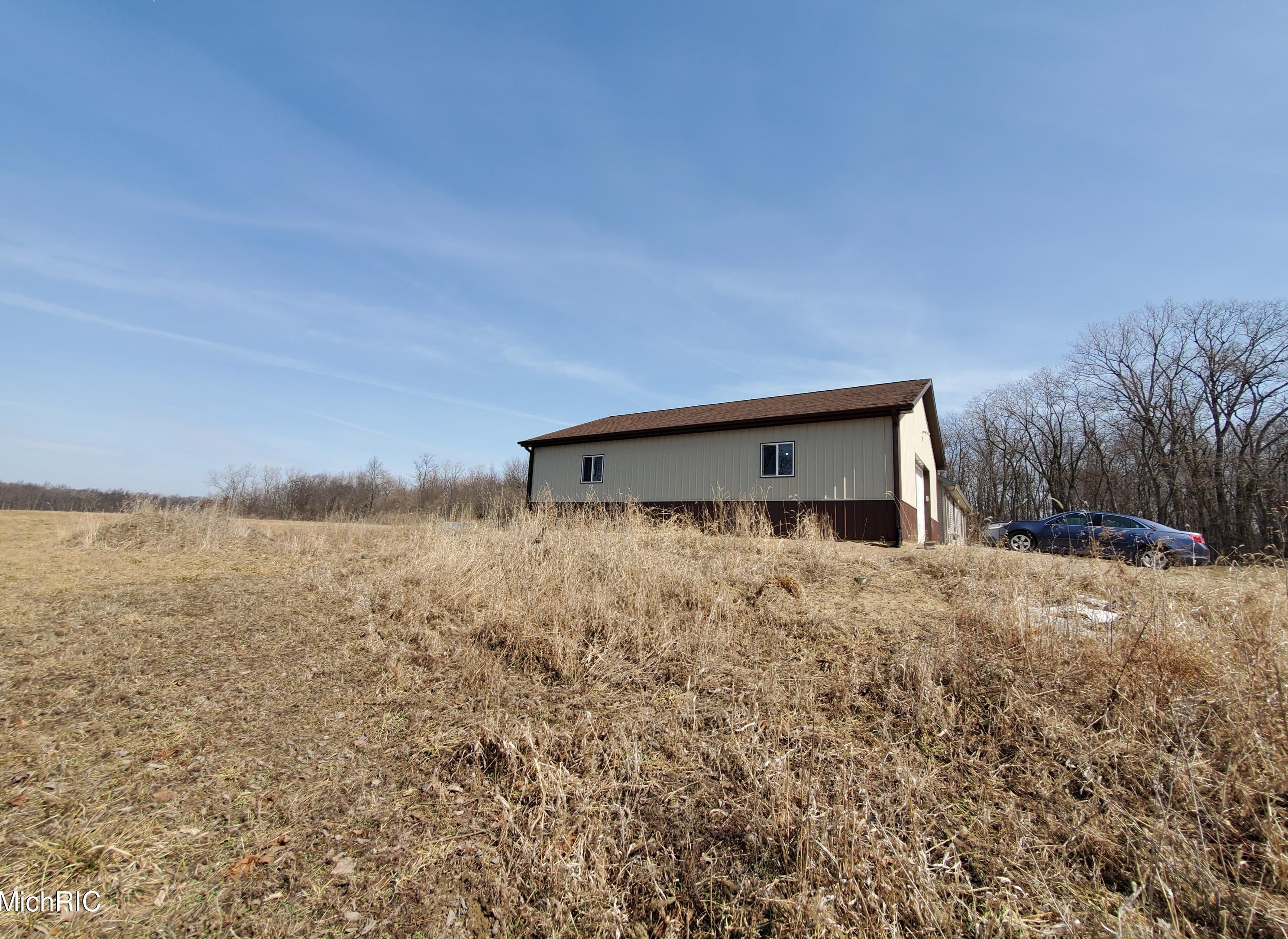 5768 Centennial Rd, Tecumseh, MI 49286-7520