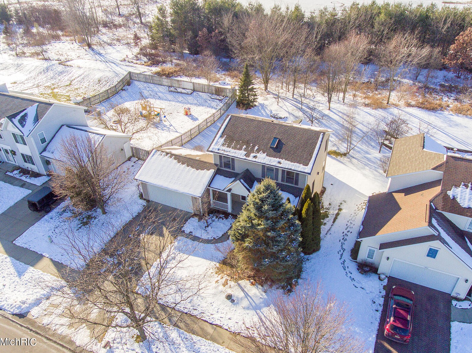 9027 Alanada Dr, Caledonia MI 49316-8455 exterior