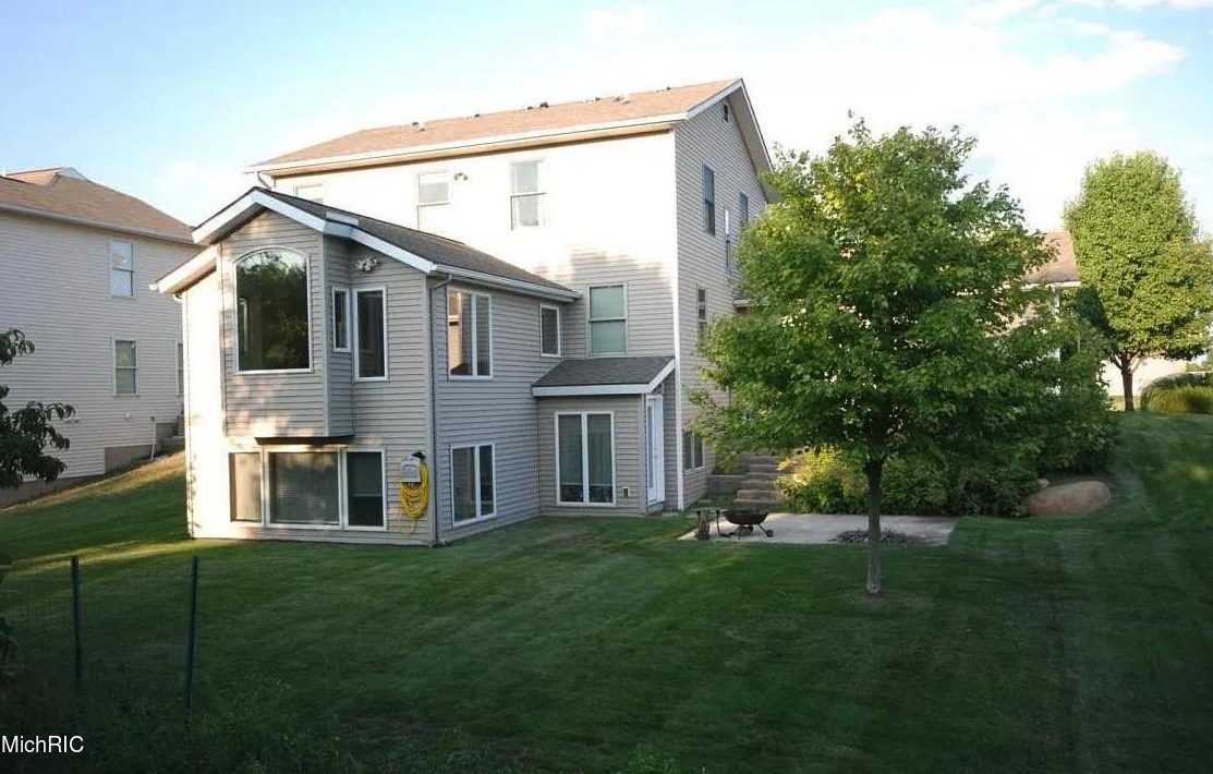 9027 Alanada Dr, Caledonia MI 49316-8455 exterior