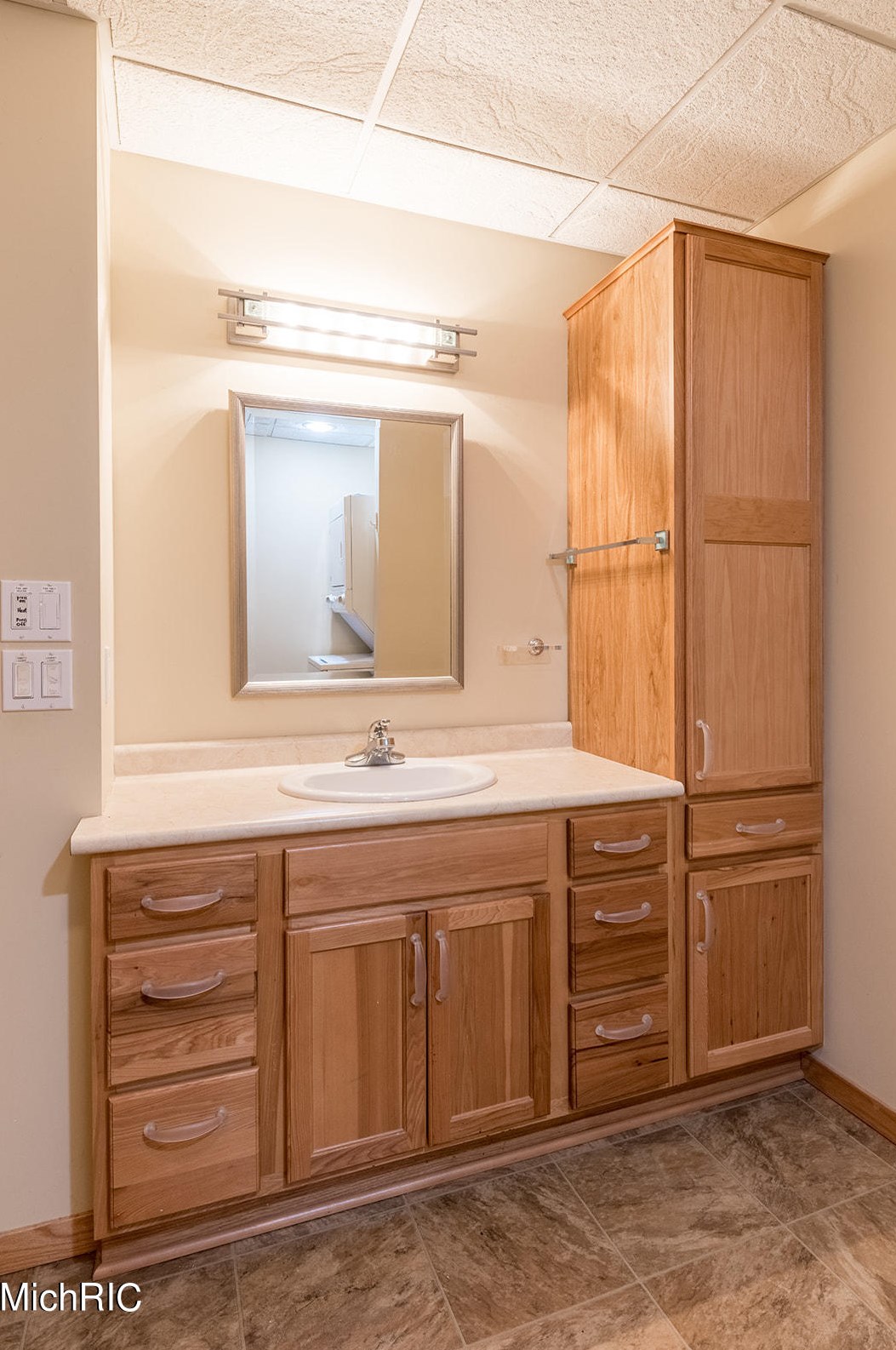 9027 Alanada Dr, Caledonia MI 49316-8455 exterior