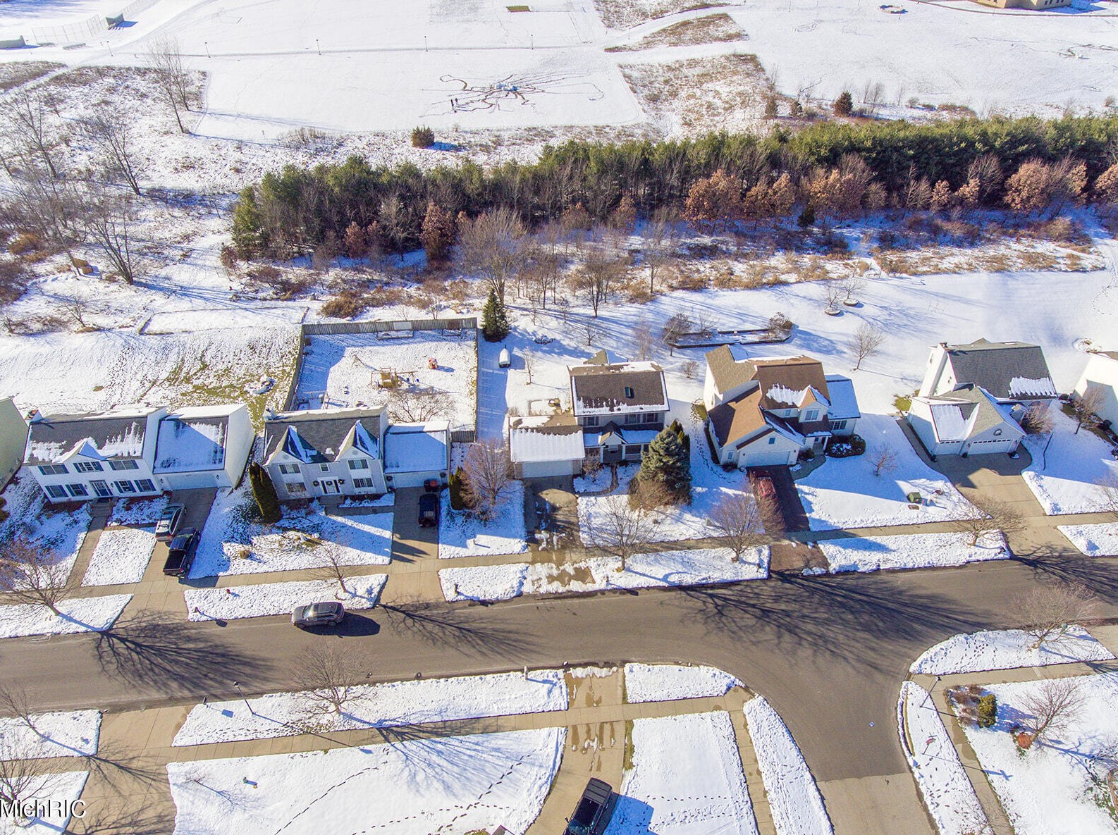 9027 Alanada Dr, Caledonia MI 49316-8455 exterior