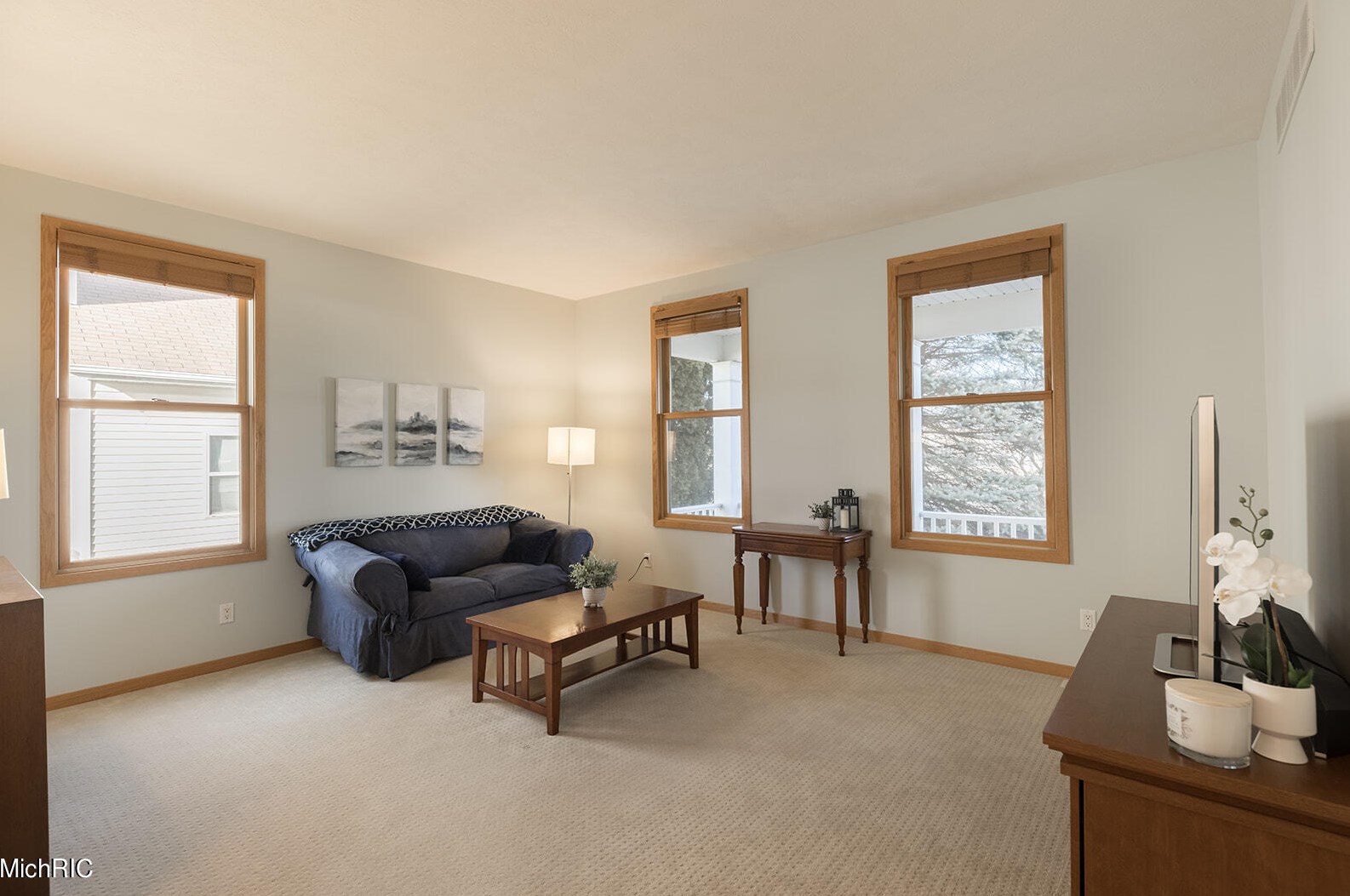 9027 Alanada Dr, Caledonia MI 49316-8455 exterior