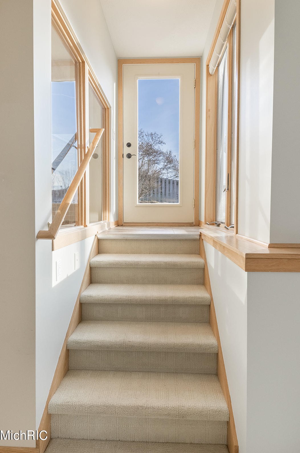 9027 Alanada Dr, Caledonia MI 49316-8455 exterior