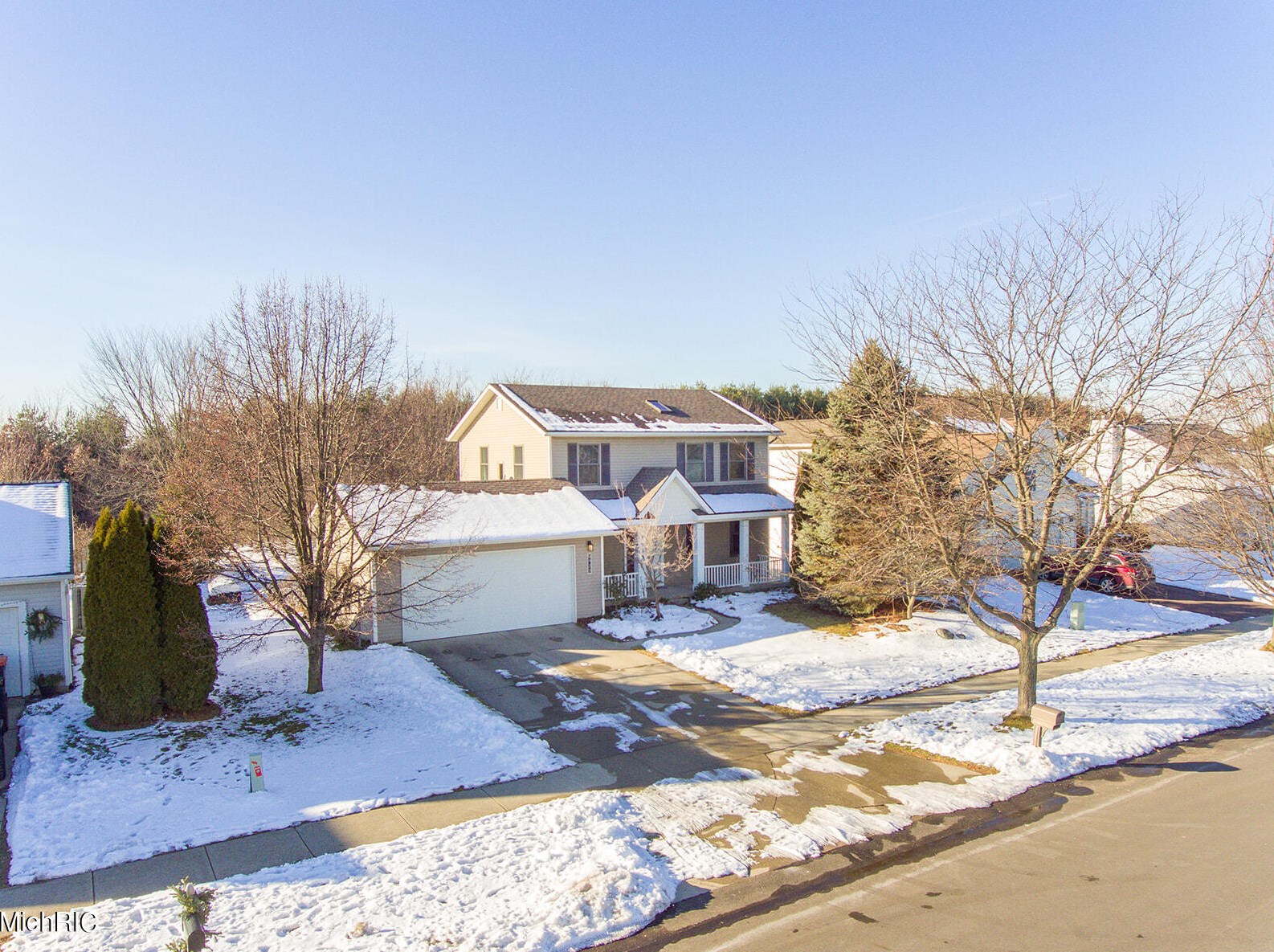 9027 Alanada Dr, Caledonia MI 49316-8455 exterior