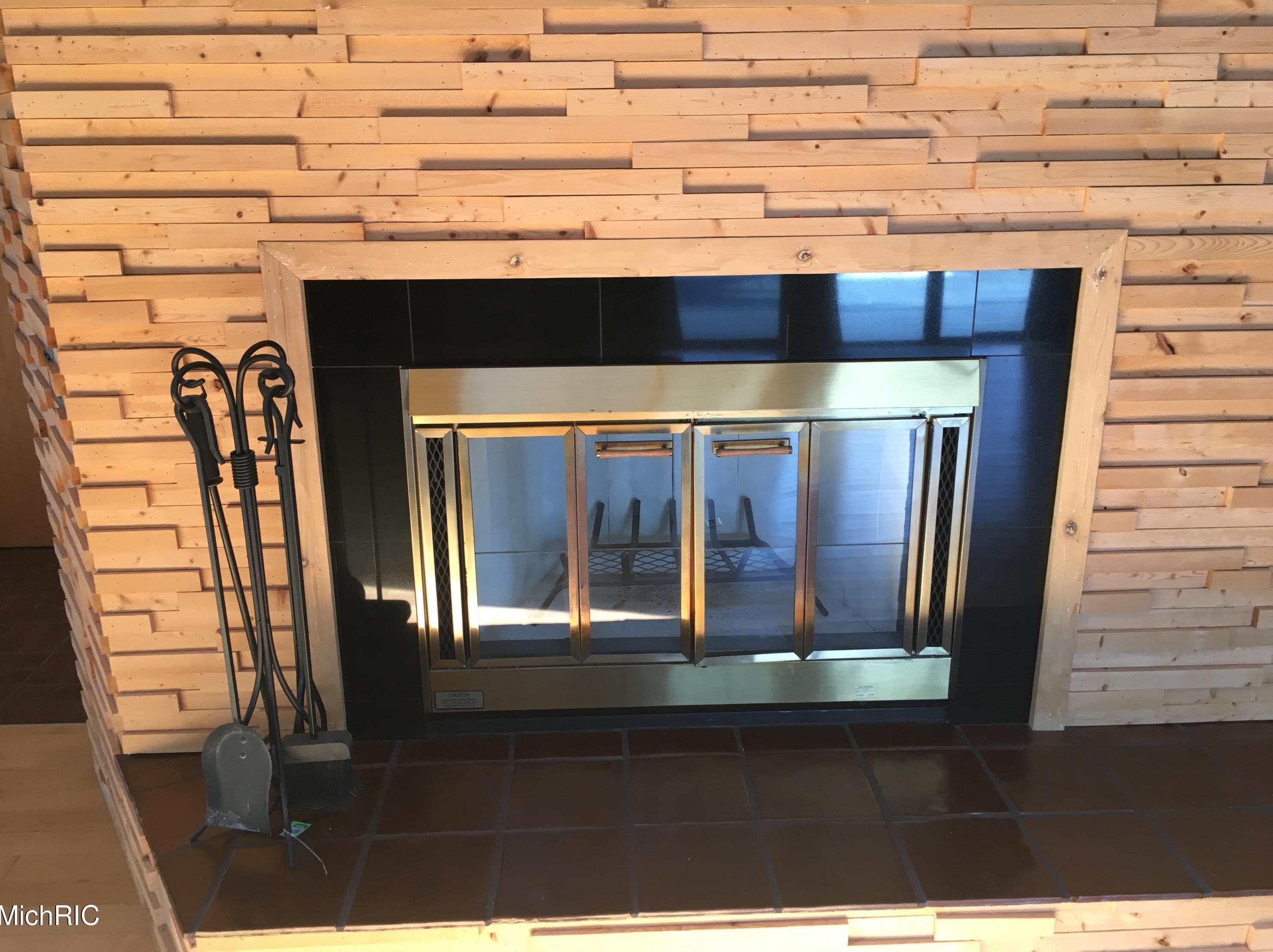 6912 Burlingame Ave, Byron Township MI 49315-9403 exterior