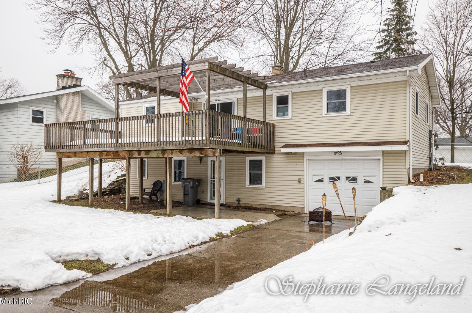 2665 Garfield Ave, Grand Rapids MI 49504-5044 exterior