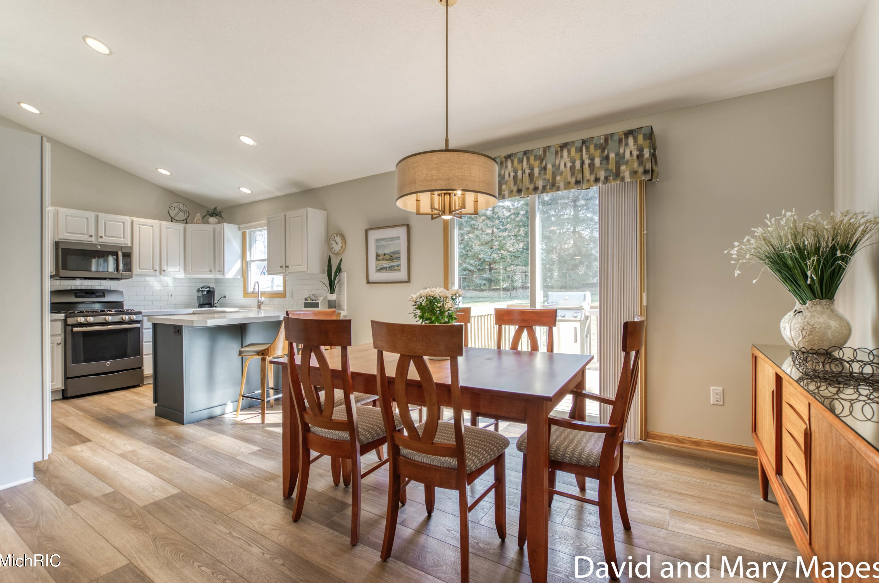 2614 Santigo Ave, Grand Rapids MI 49546-8503 exterior