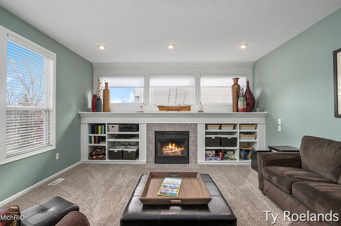 5471 Clemwood Ct, Ada MI 49301-7751 exterior