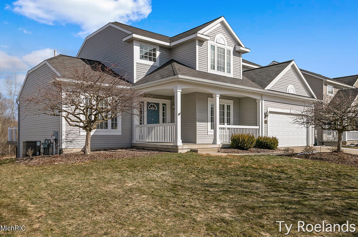 5471 Clemwood Ct, Ada, MI 49301-7752