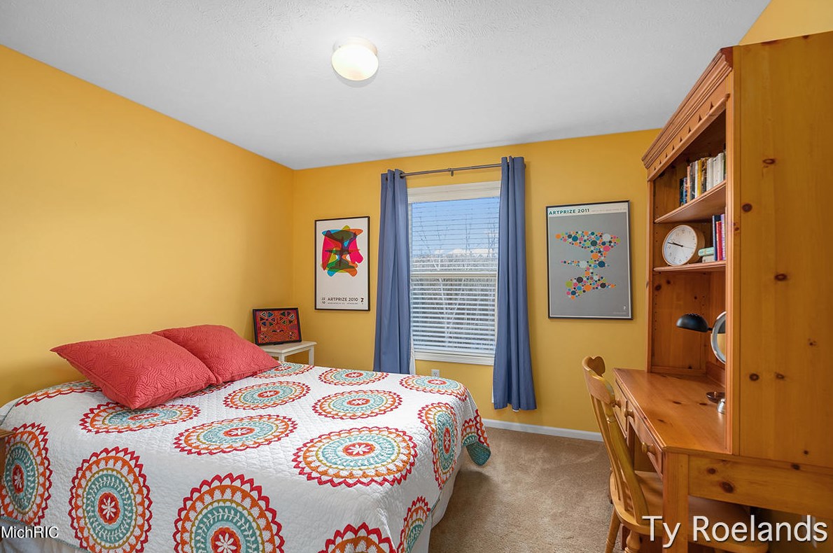 5471 Clemwood Ct, Ada MI 49301-7751 exterior