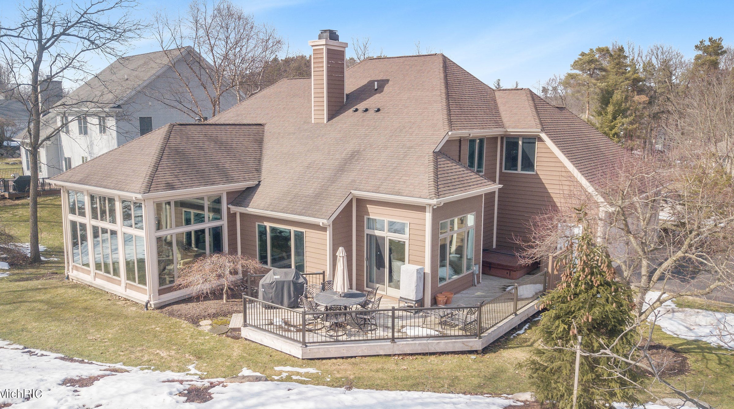 7918 Autumn Woods Dr, Ada, MI 49301-8727