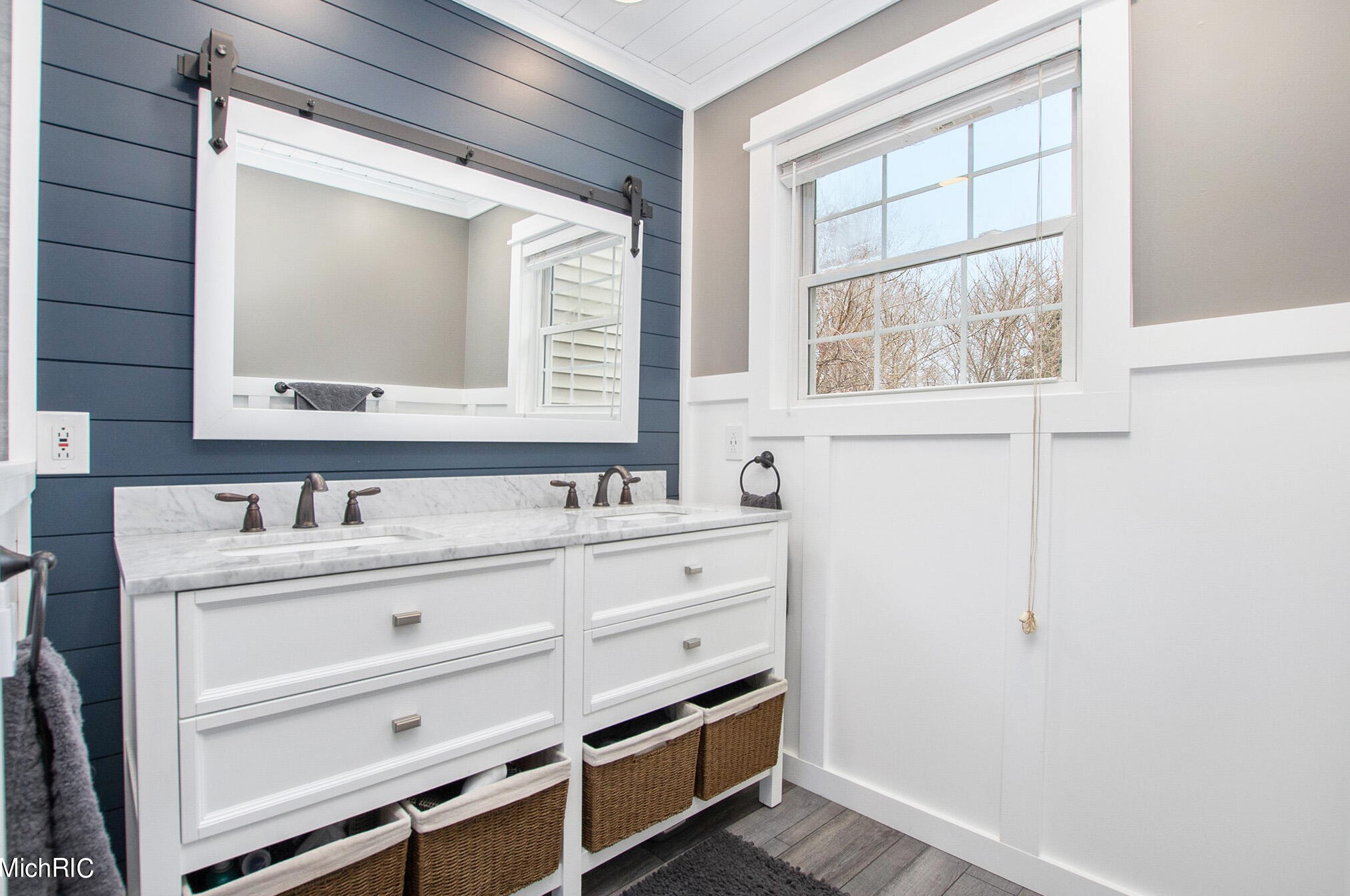 16100 Louis Ln, Spring Lake MI 49456-2200 exterior