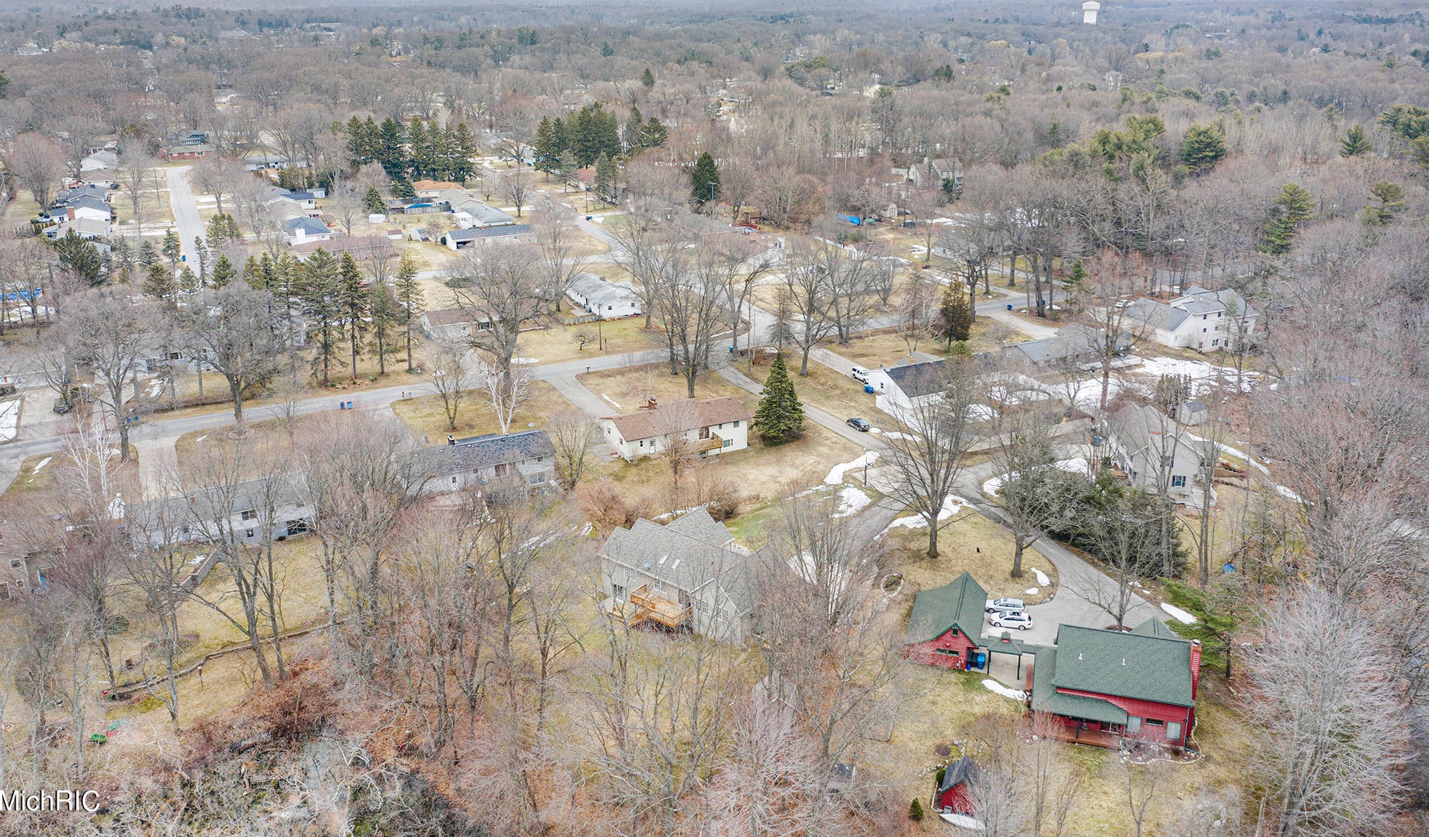 16100 Louis Ln, Spring Lake MI 49456-2200 exterior