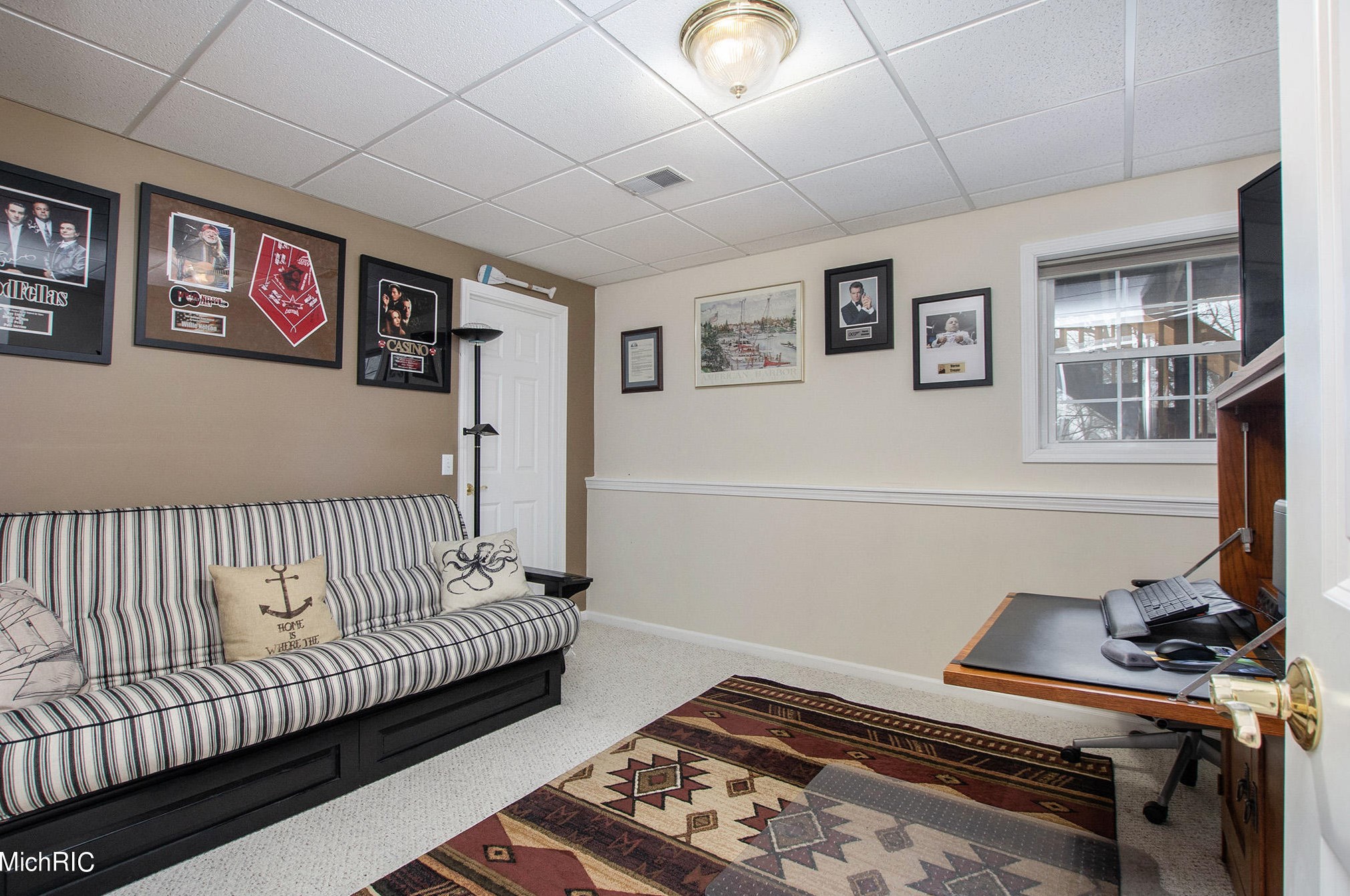 16100 Louis Ln, Spring Lake MI 49456-2200 exterior