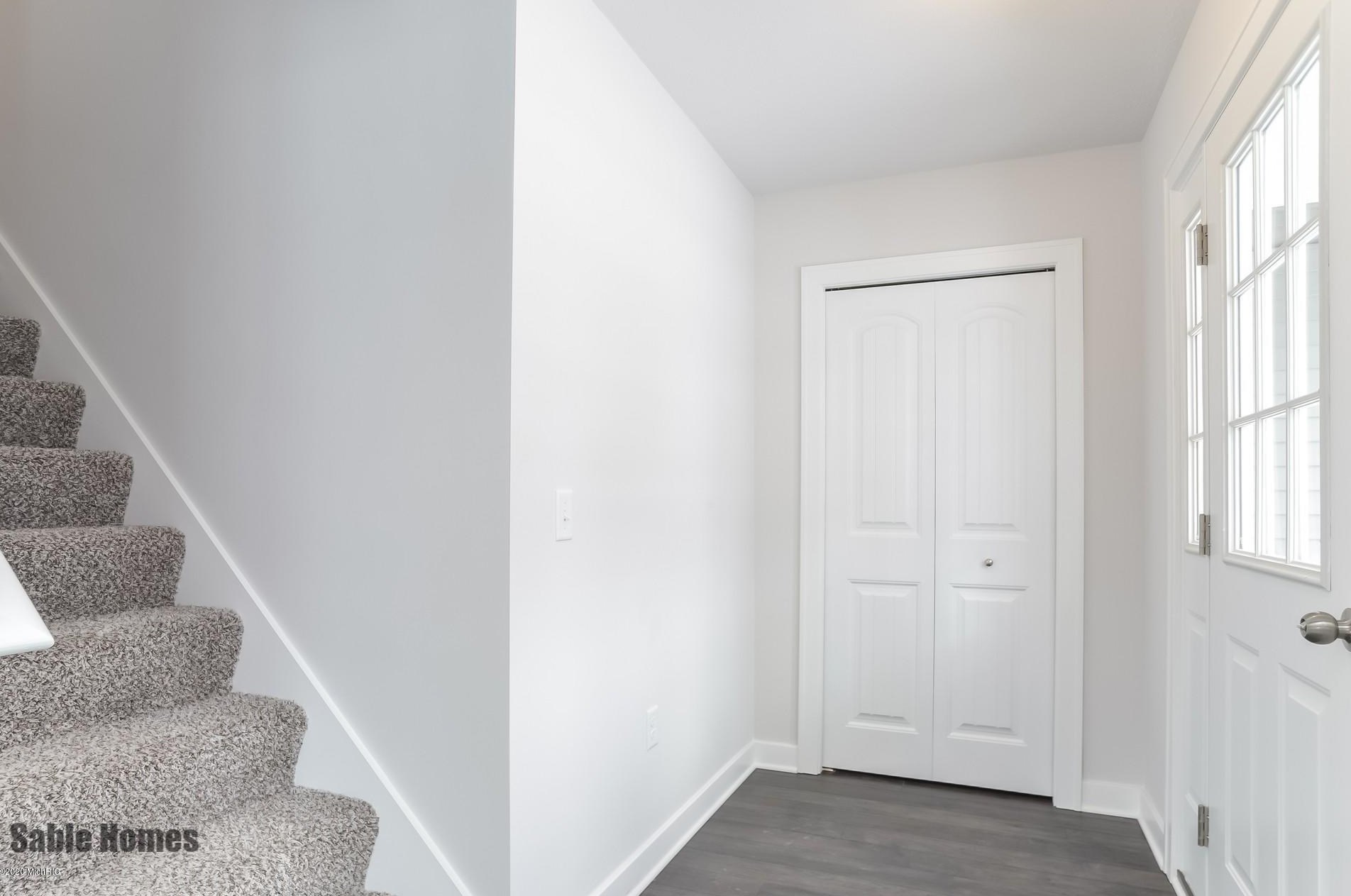 11787 Crystal Rdg Dr, Sparta MI 49345-8118 exterior