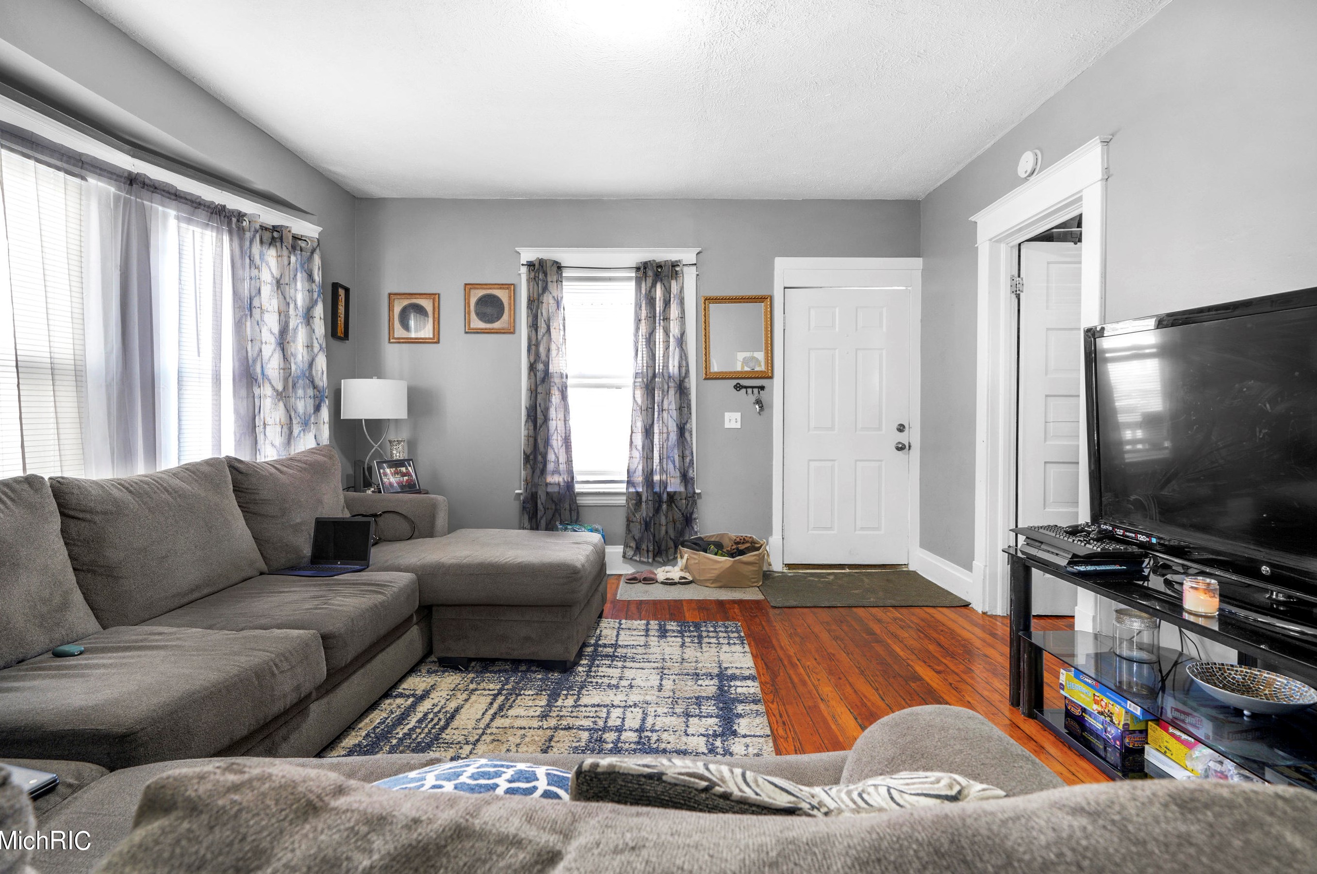 616 Liberty St, Grand Rapids MI  49503-8067 exterior