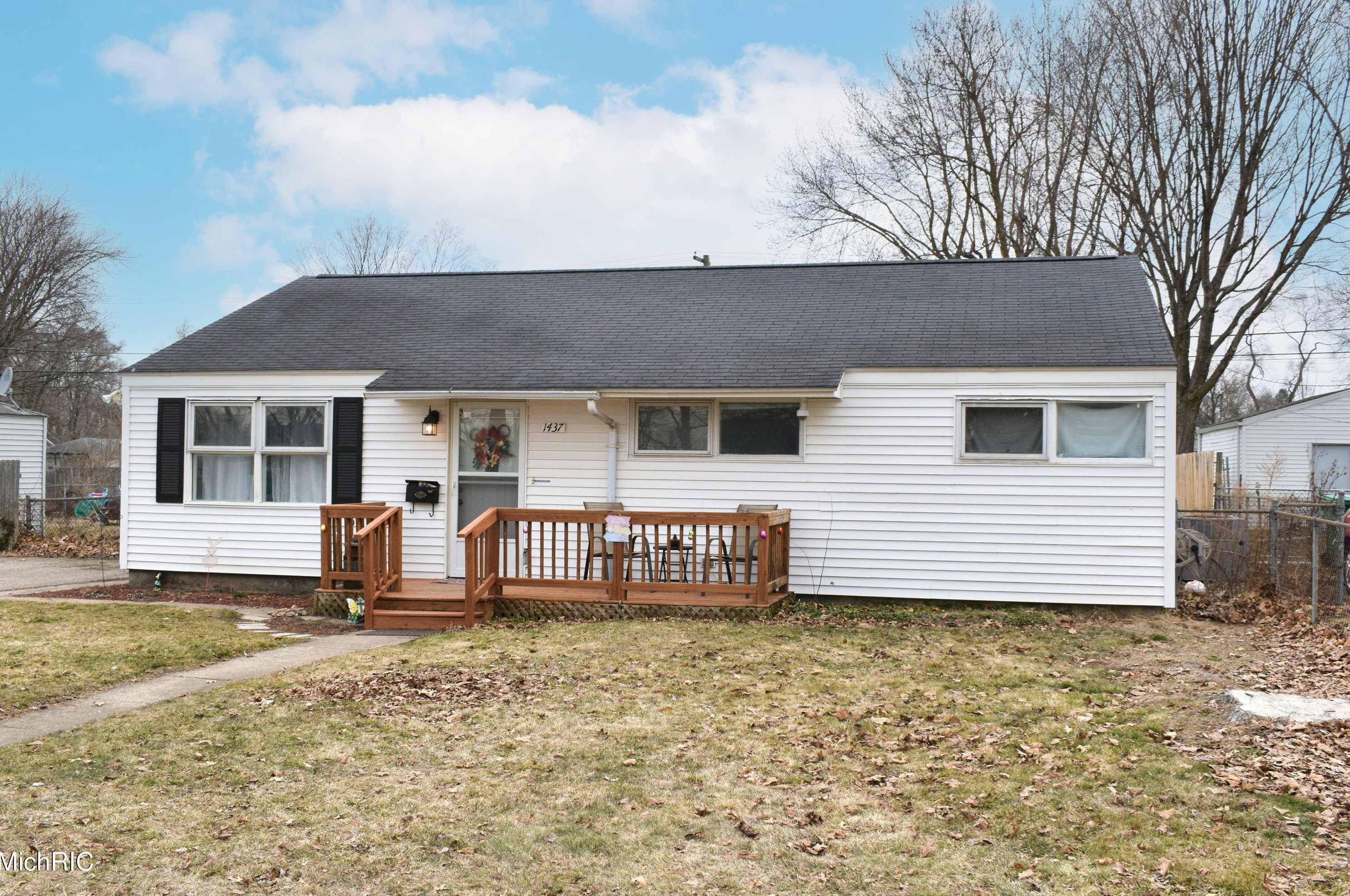 1437 Merrifield Ave, Niles, MI 49120-1937