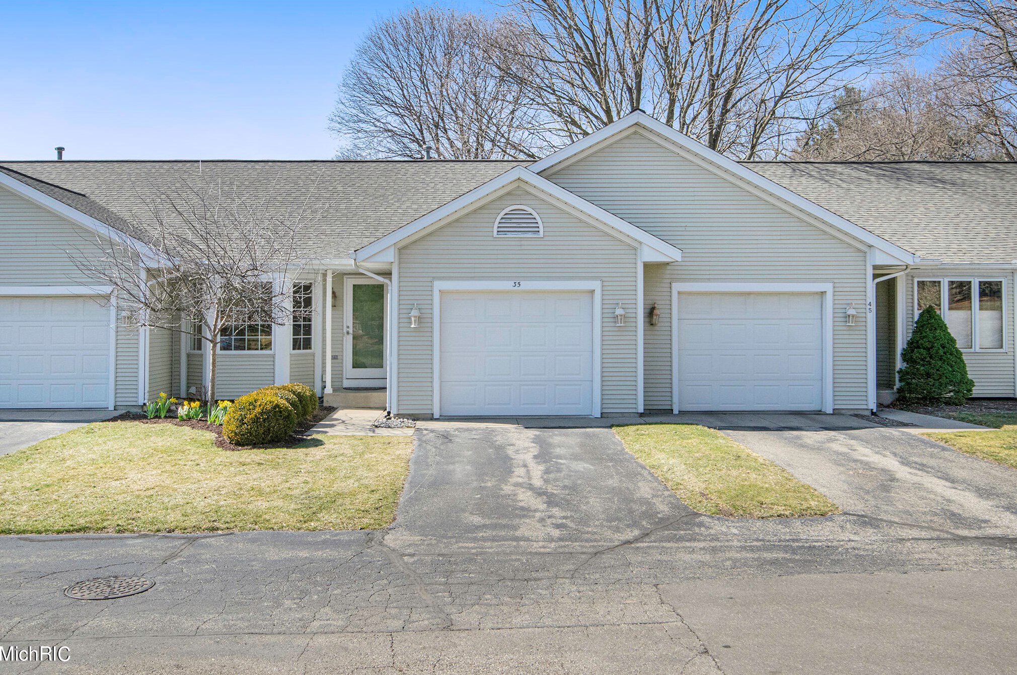 35 Seasons Way, Ada, MI 49301-9008