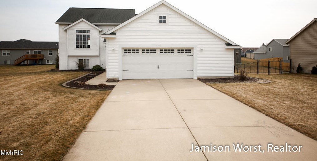 5300 Windfield Dr, Allendale, MI 49401-7344