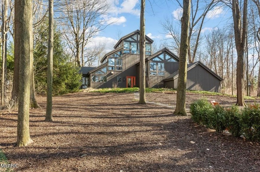 16349 Timber Ln, Michiana, MI 49117-9266