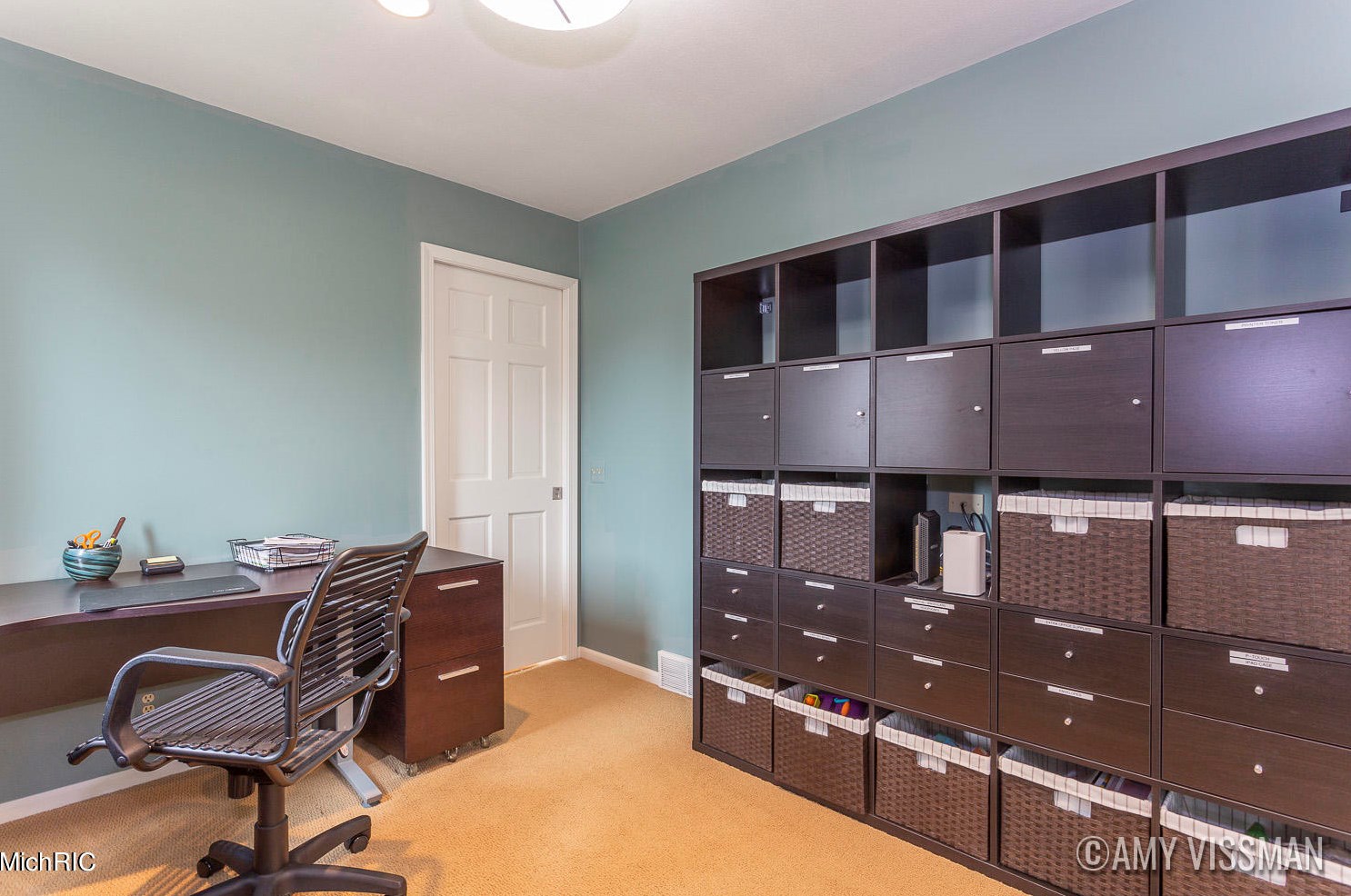 2335 Radcliff Vlg Dr, Grand Rapids MI 49546-5758 exterior