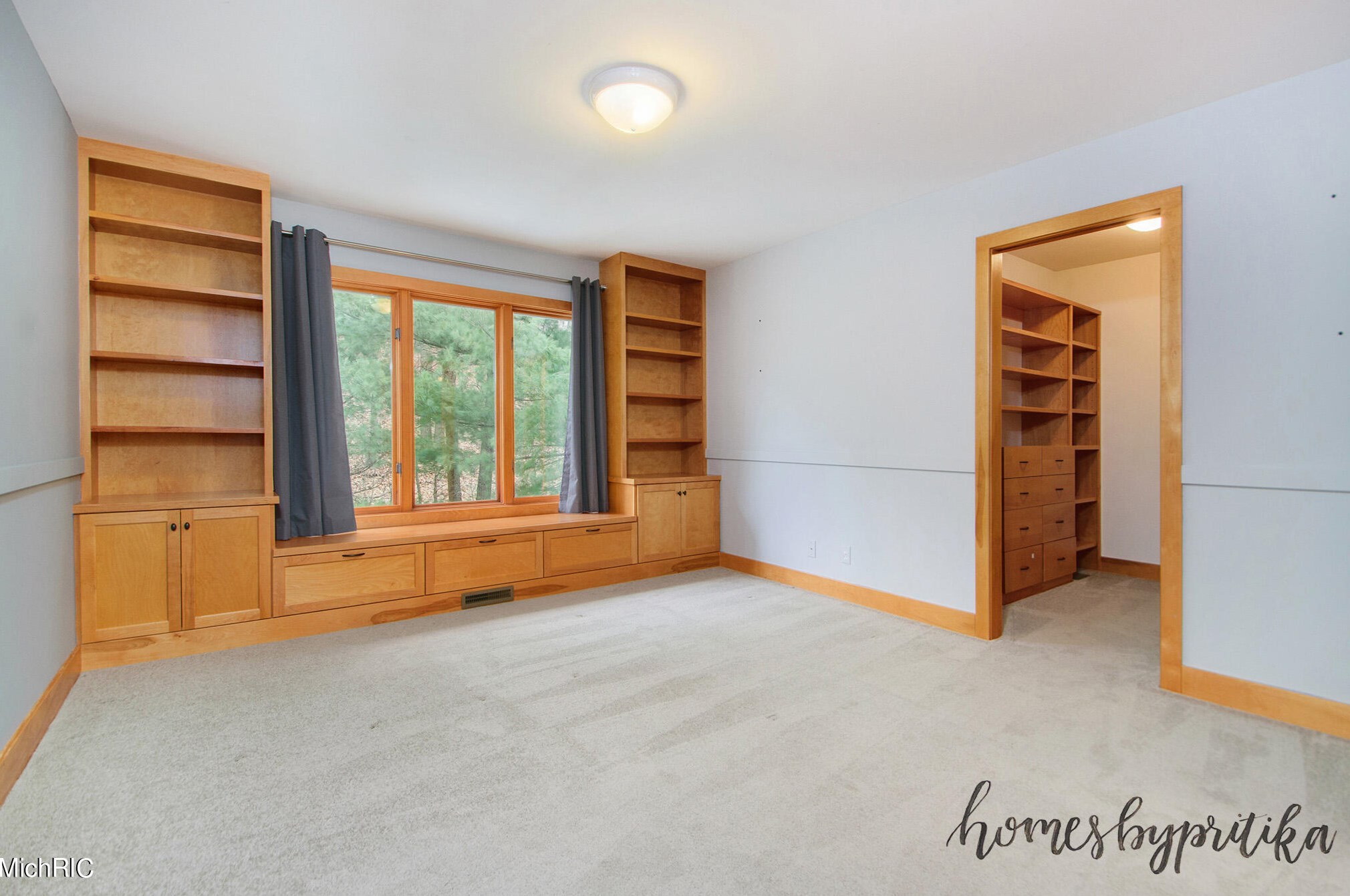 4655 Catamount Trl, Ada MI 49301-8658 exterior