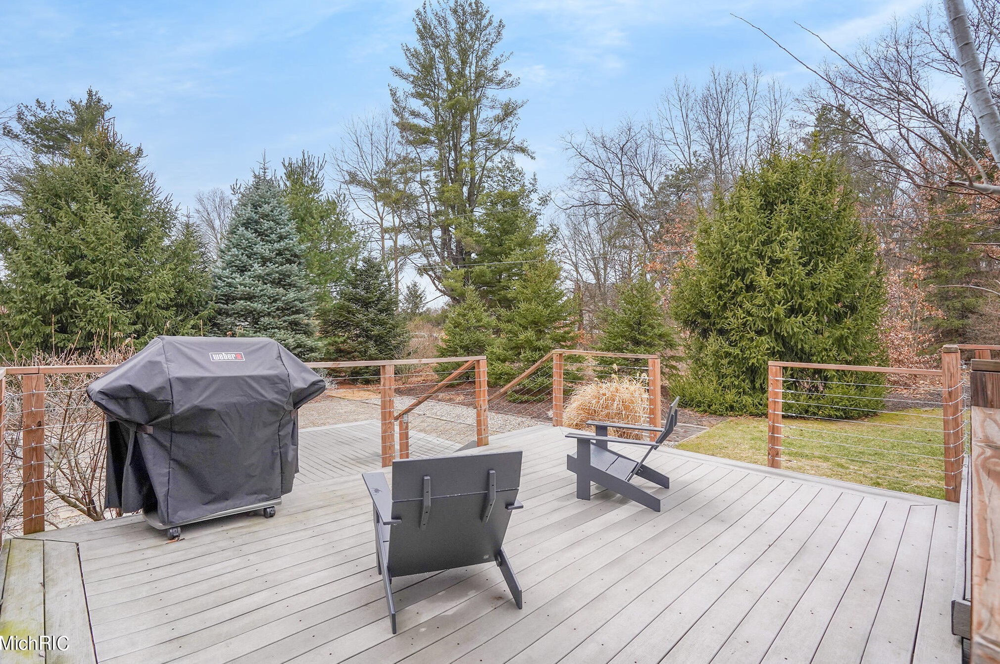 8619 Fulton St, Ada MI 49301-9044 exterior