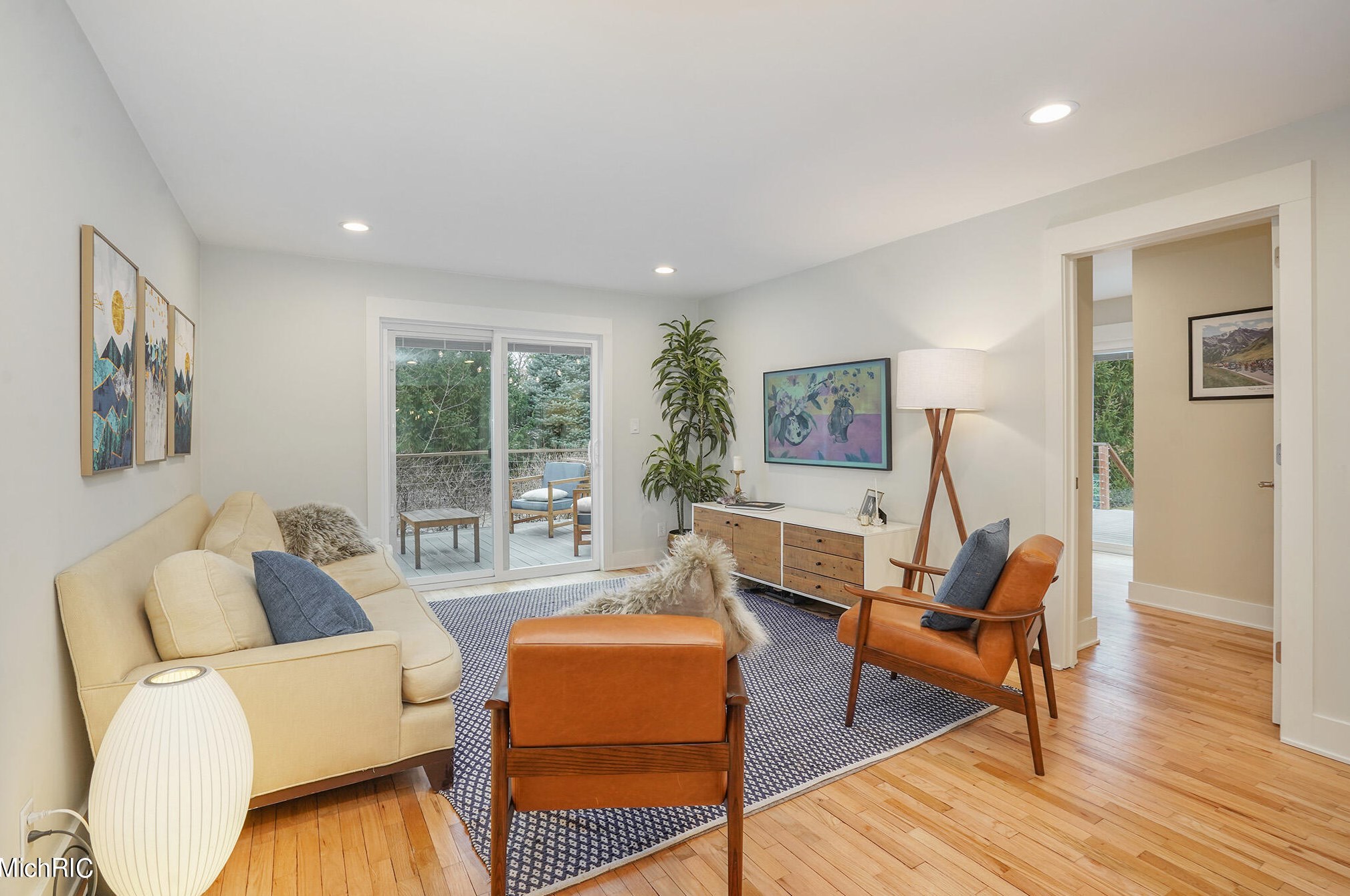 8619 Fulton St, Ada MI 49301-9044 exterior