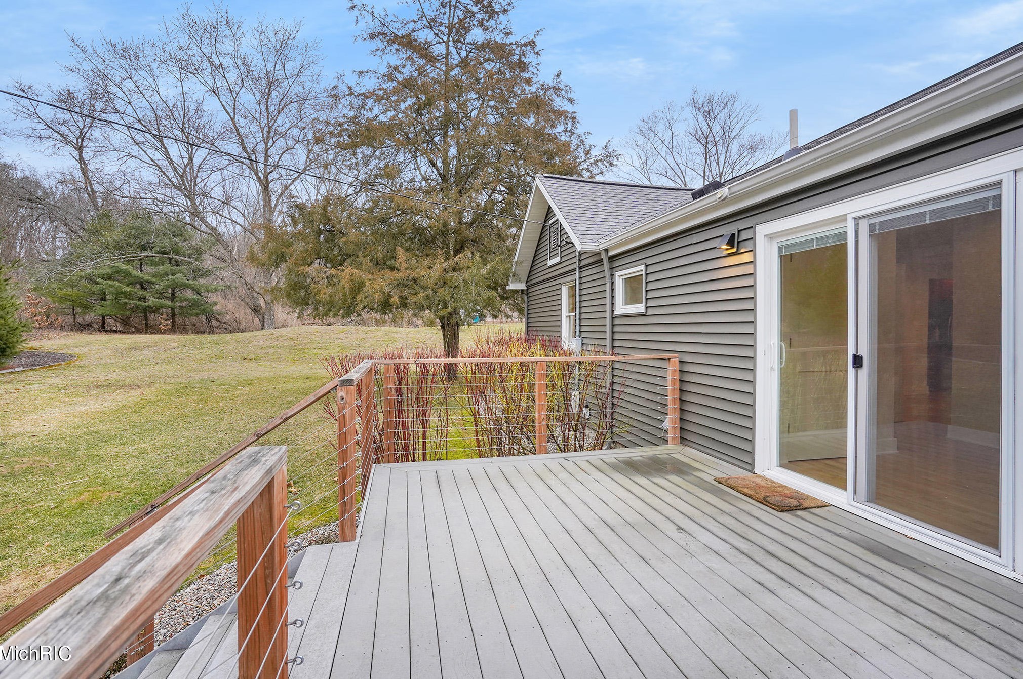 8619 Fulton St, Ada MI 49301-9044 exterior