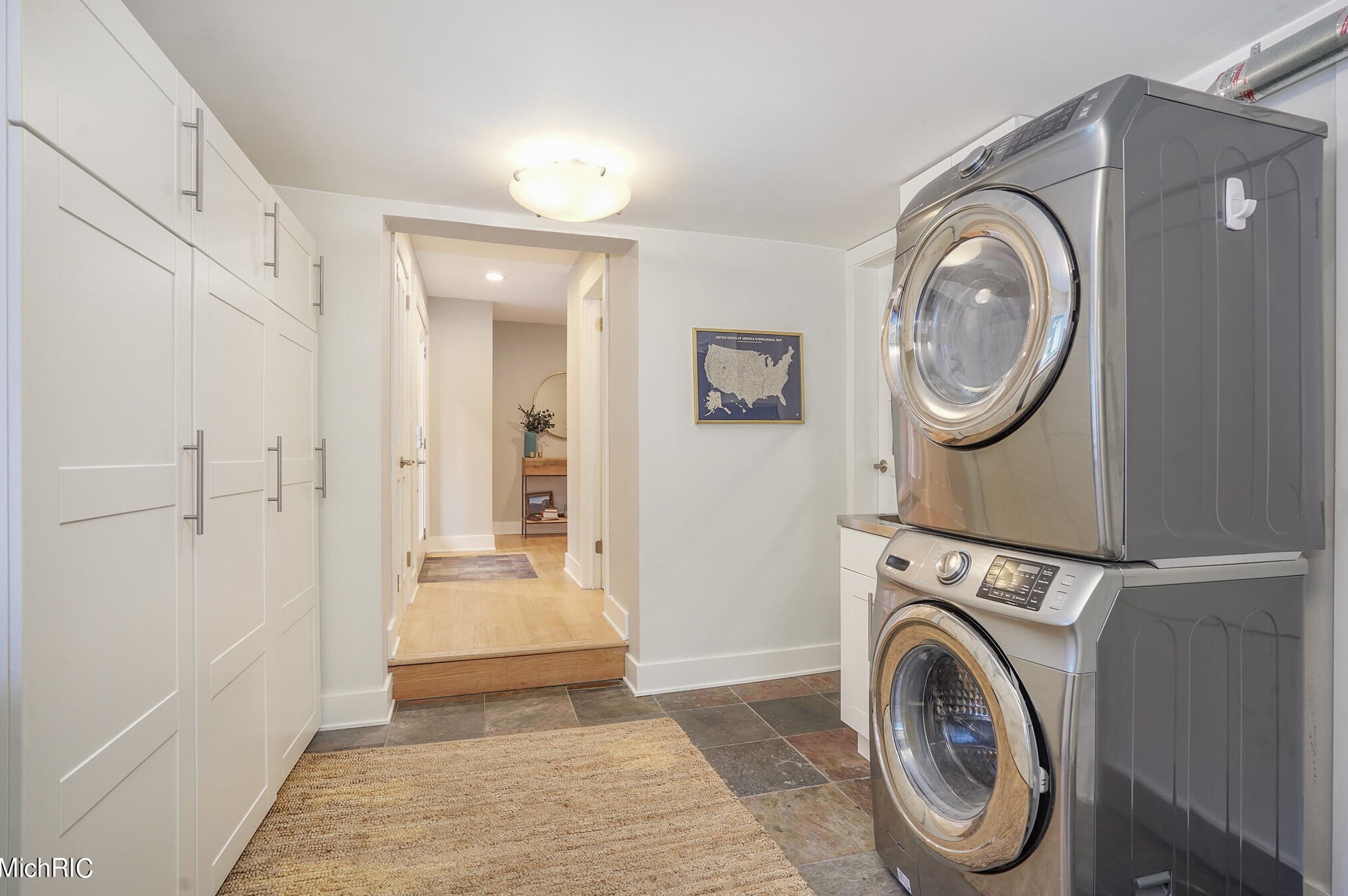 8619 Fulton St, Ada MI 49301-9044 exterior