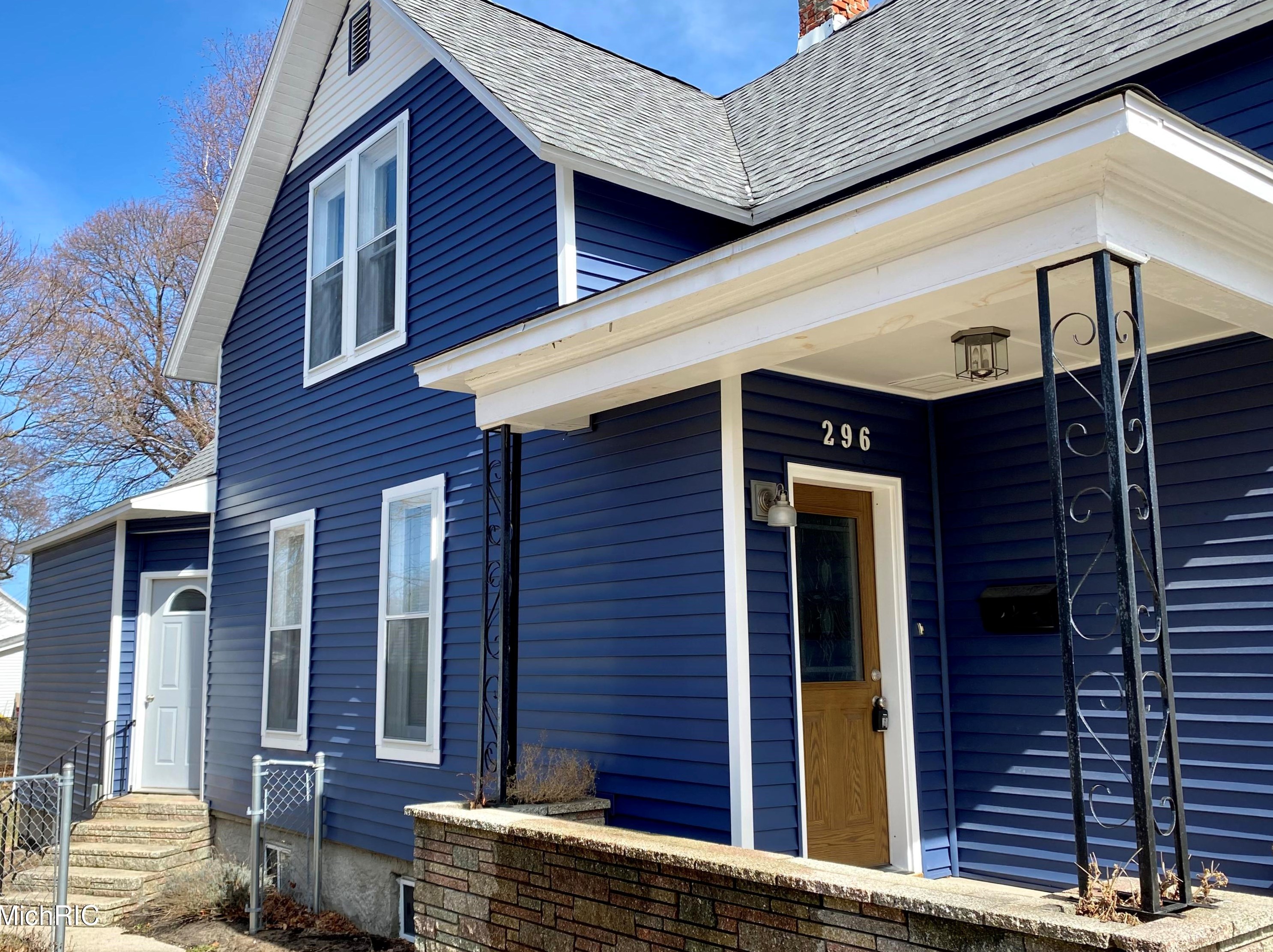 296 7th St, Stronach, MI 49660-1914