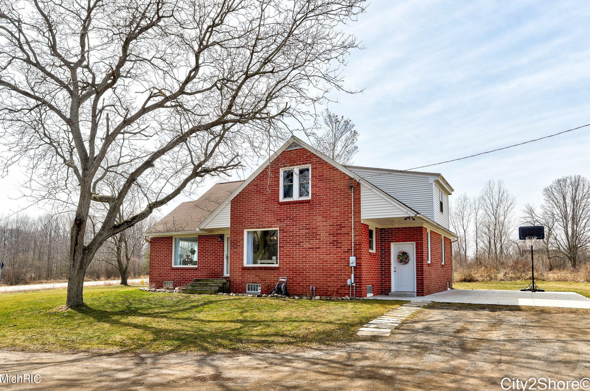 3361 Taylor St, Jenison, MI 49428-9534