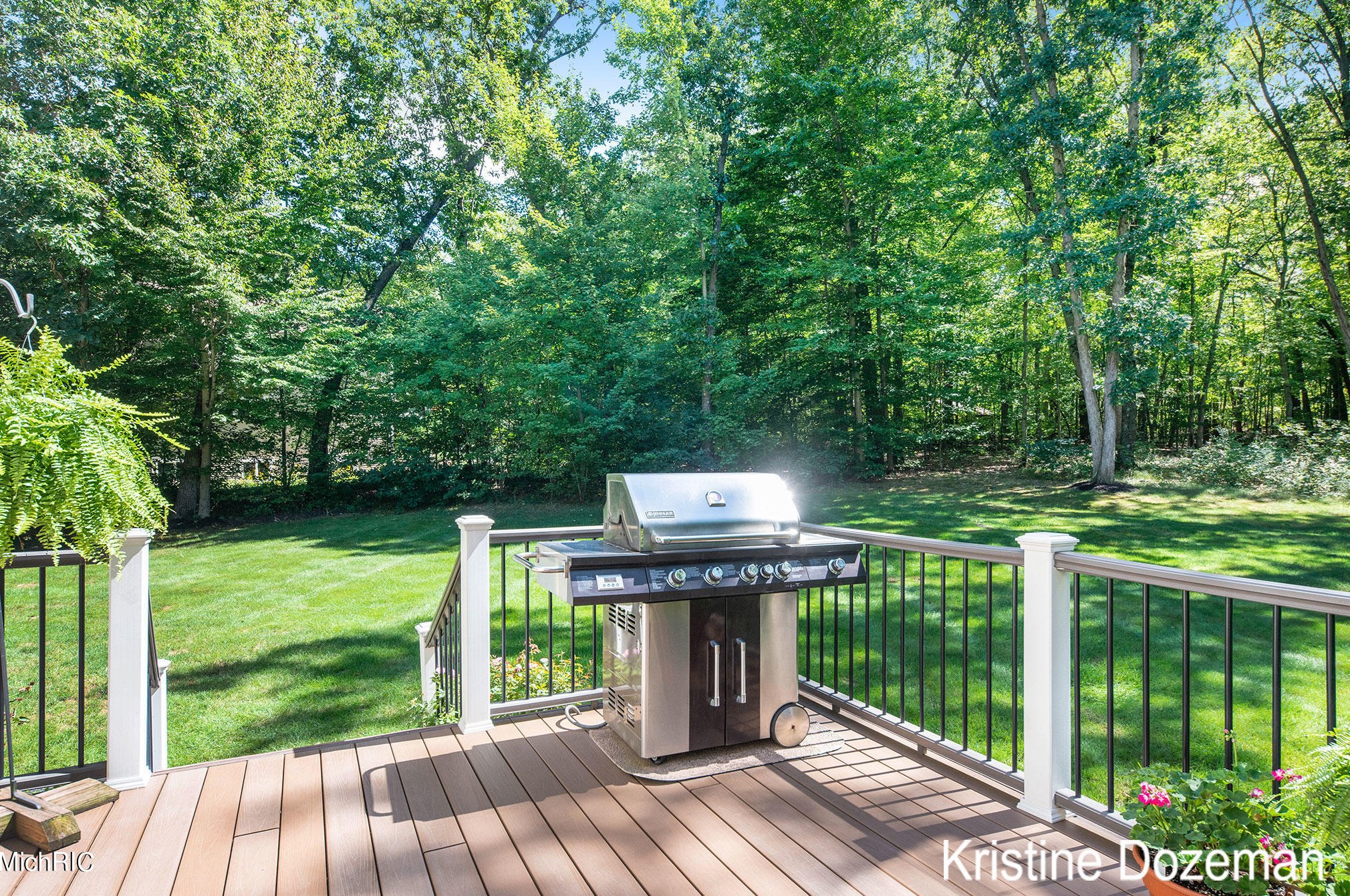 3081 Pickford Dr, Ada MI 49301-8344 exterior