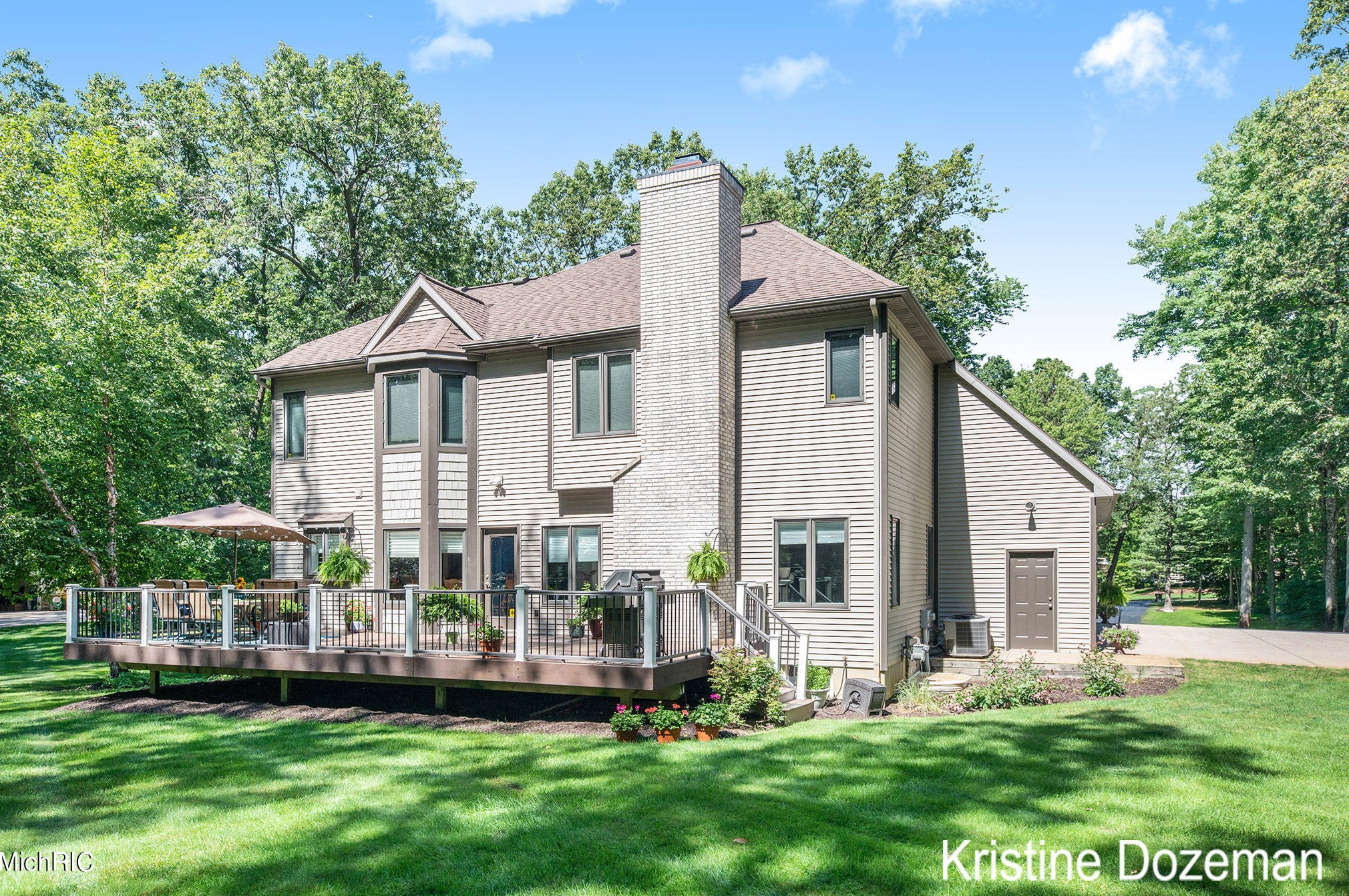 3081 Pickford Dr, Ada MI 49301-8344 exterior