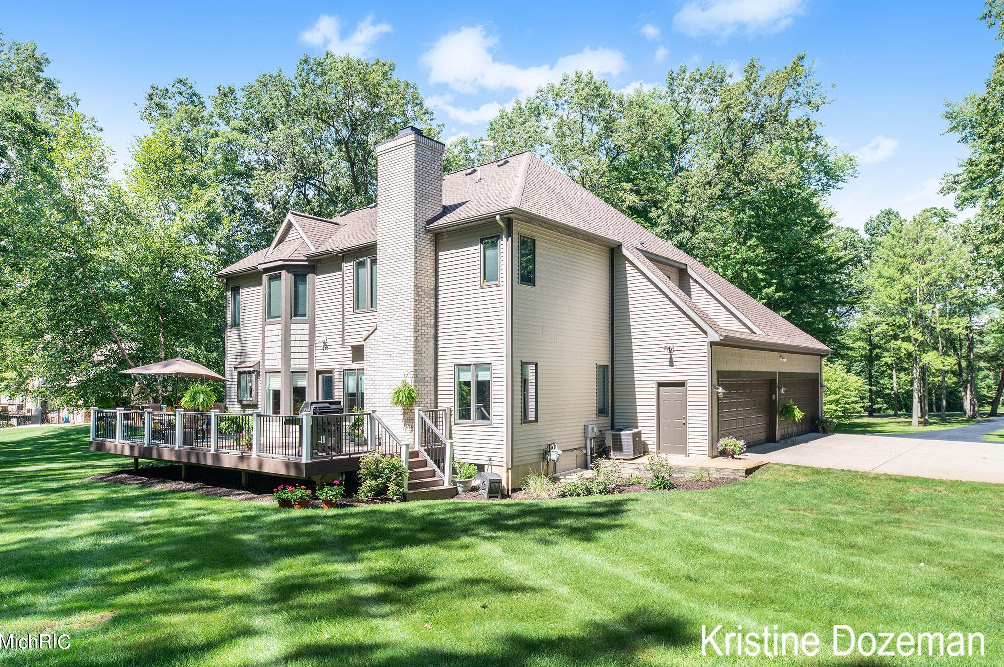 3081 Pickford Dr, Ada MI 49301-8344 exterior