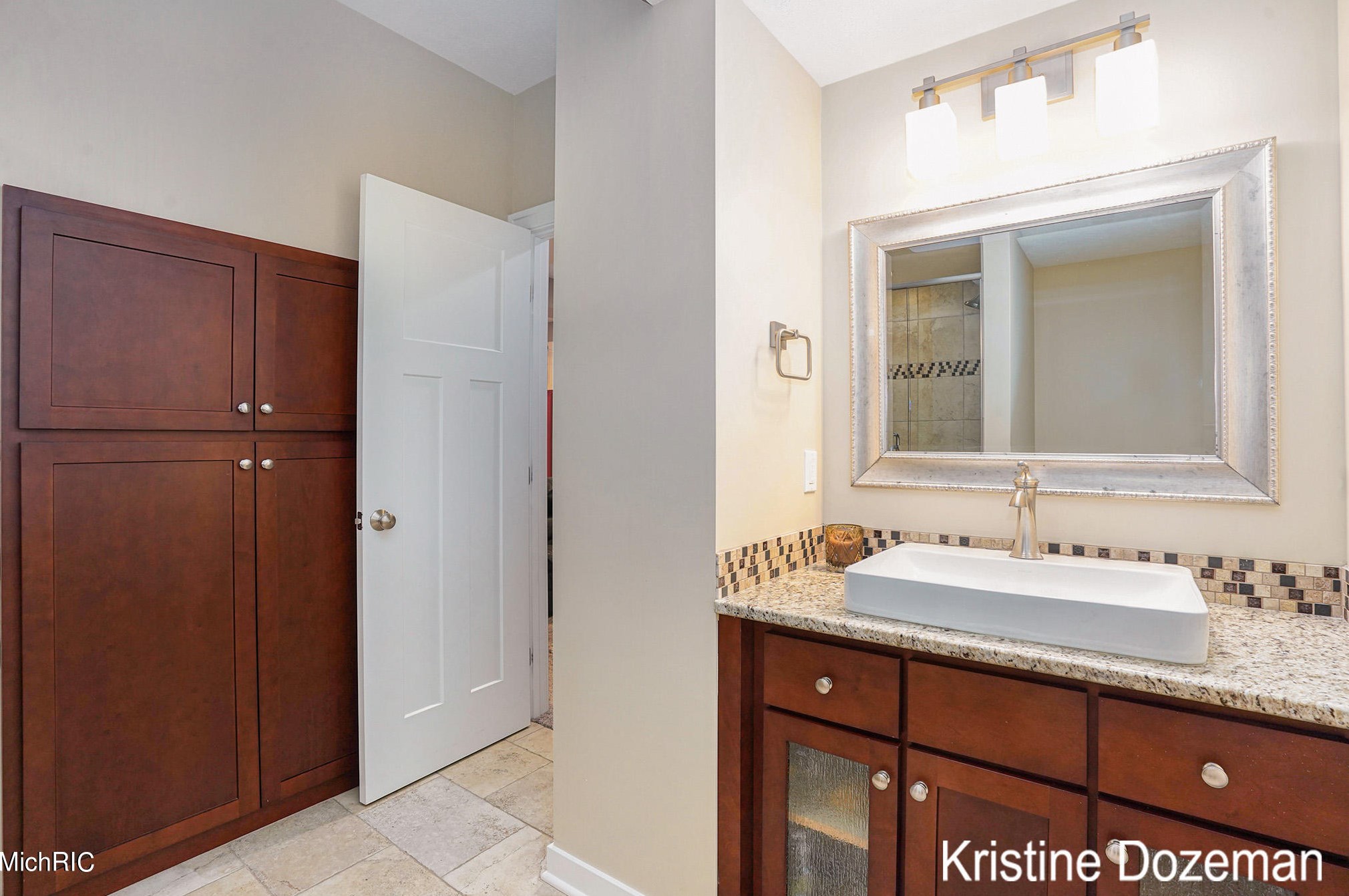 3081 Pickford Dr, Ada MI 49301-8344 exterior