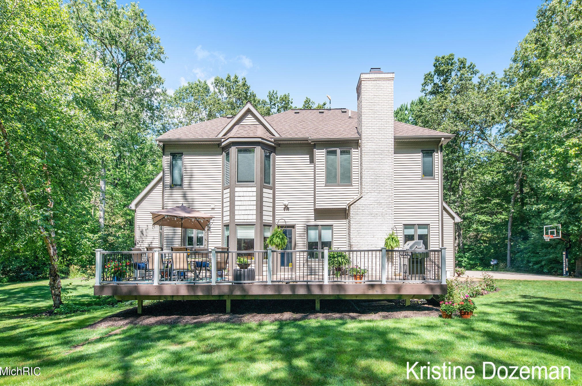 3081 Pickford Dr, Ada MI 49301-8344 exterior