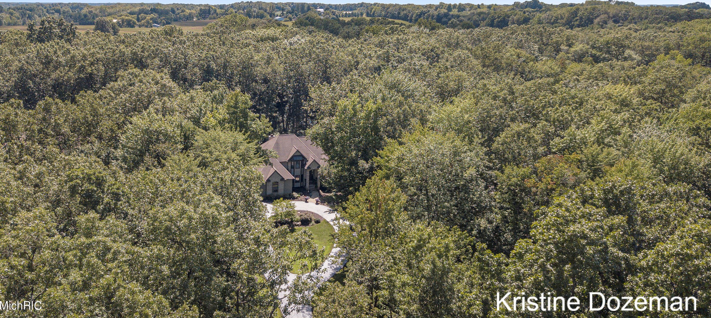 3081 Pickford Dr, Ada MI 49301-8344 exterior