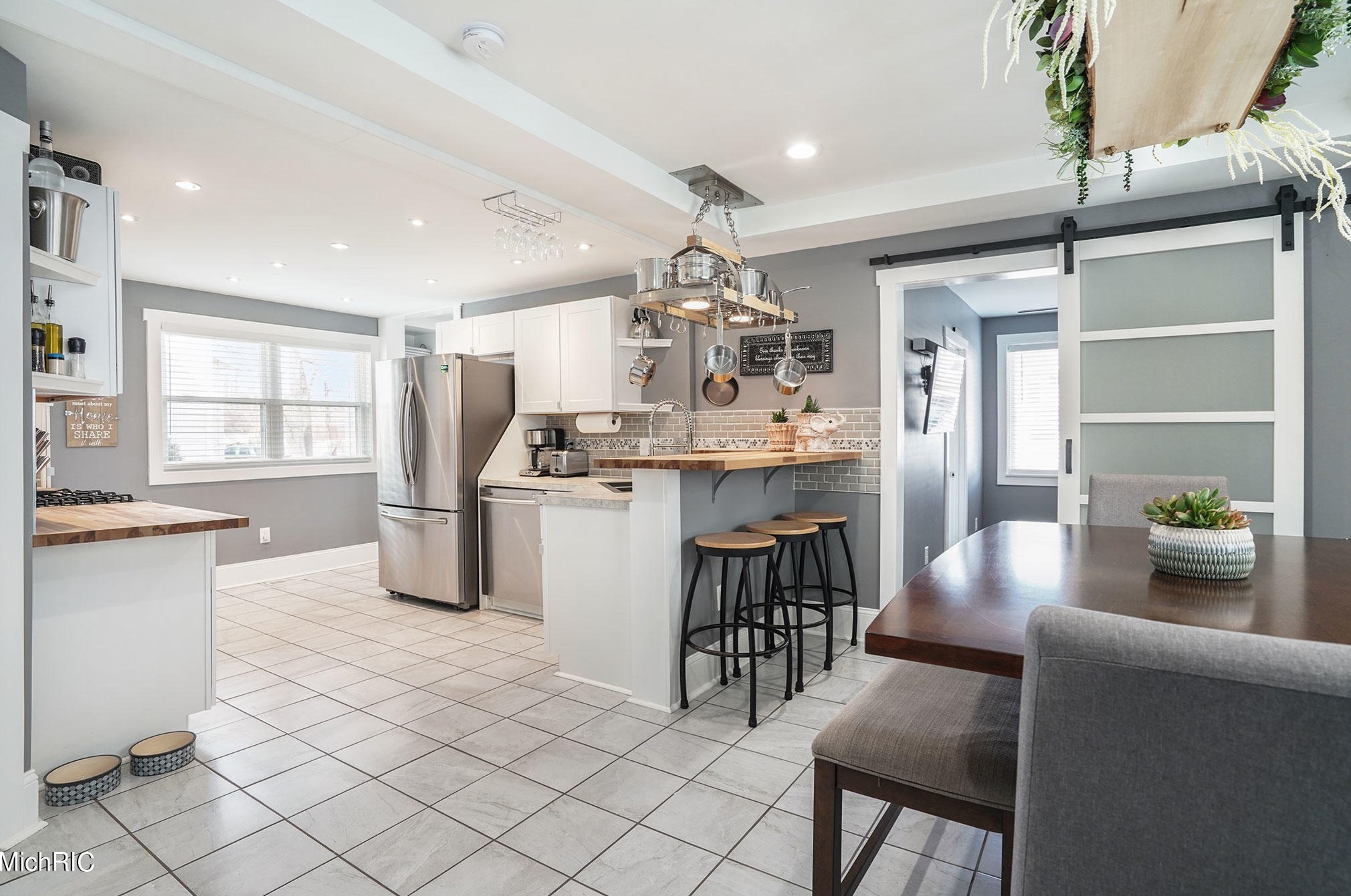 1234 Prospect Ave, Grand Rapids MI 49507-1704 exterior