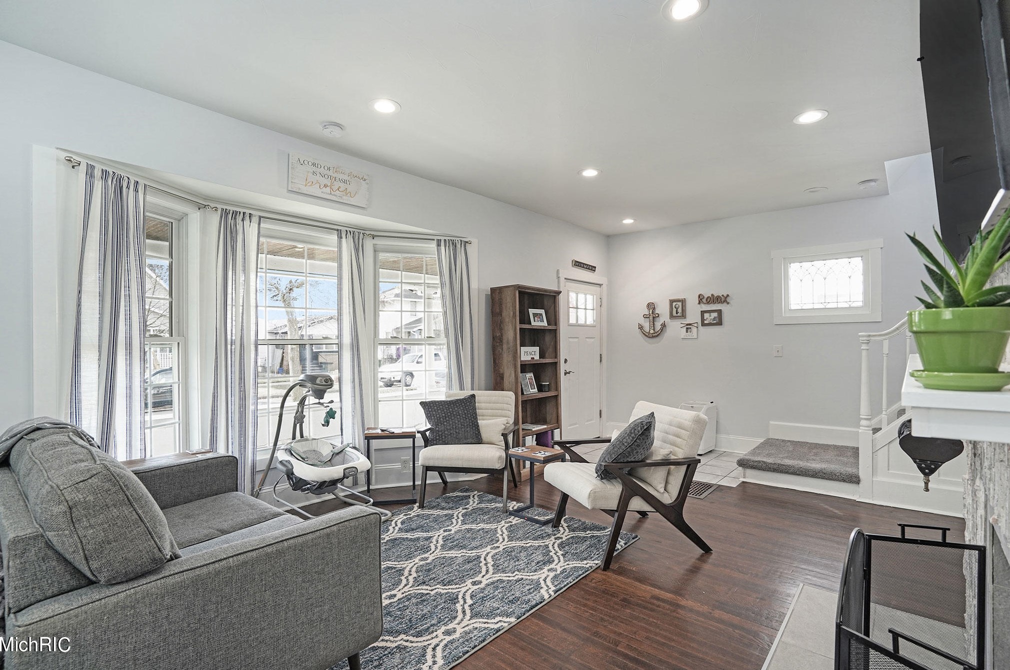 1234 Prospect Ave, Grand Rapids MI 49507-1704 exterior