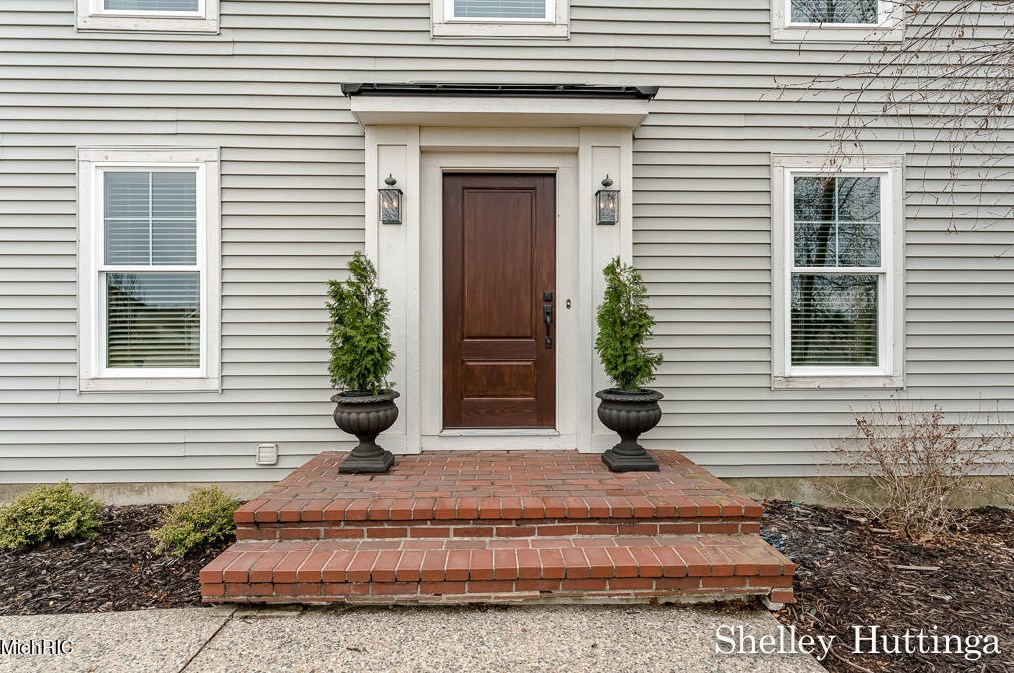 3105 View Point St, Jenison, MI 49428-9157