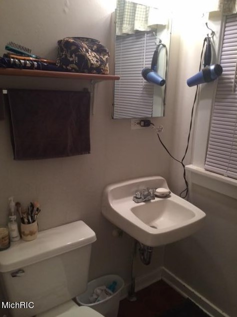 736 Cherry St, Grand Rapids MI 49503-5814 exterior