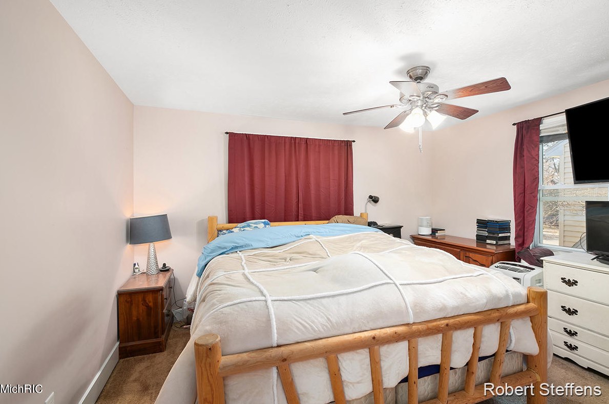 1229 Johnston St, Grand Rapids MI  49507-2802 exterior